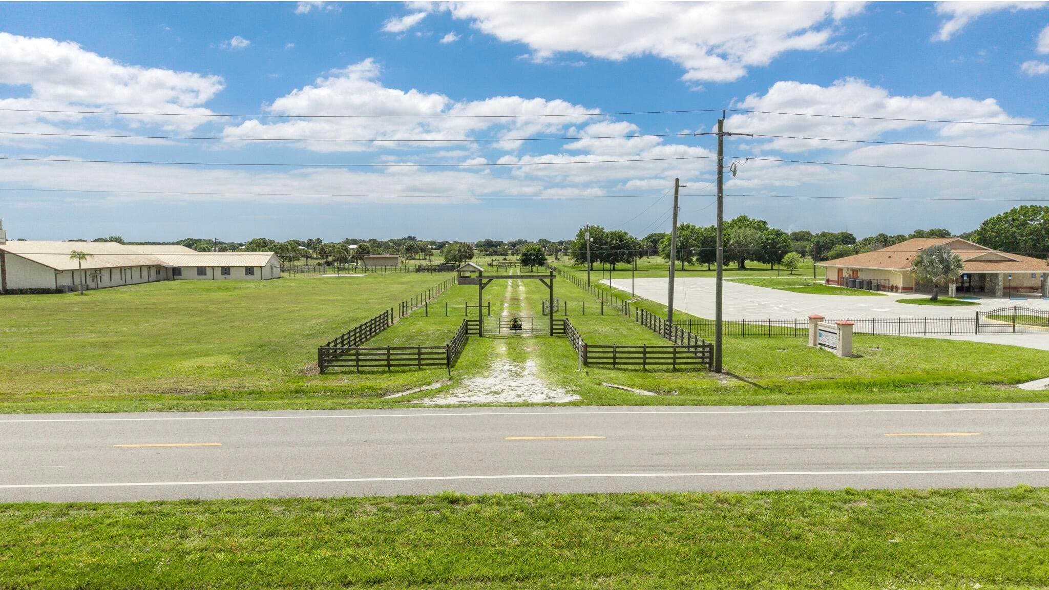8164 Highway 70 W, Okeechobee, FL 34972 — photo 4 of 24