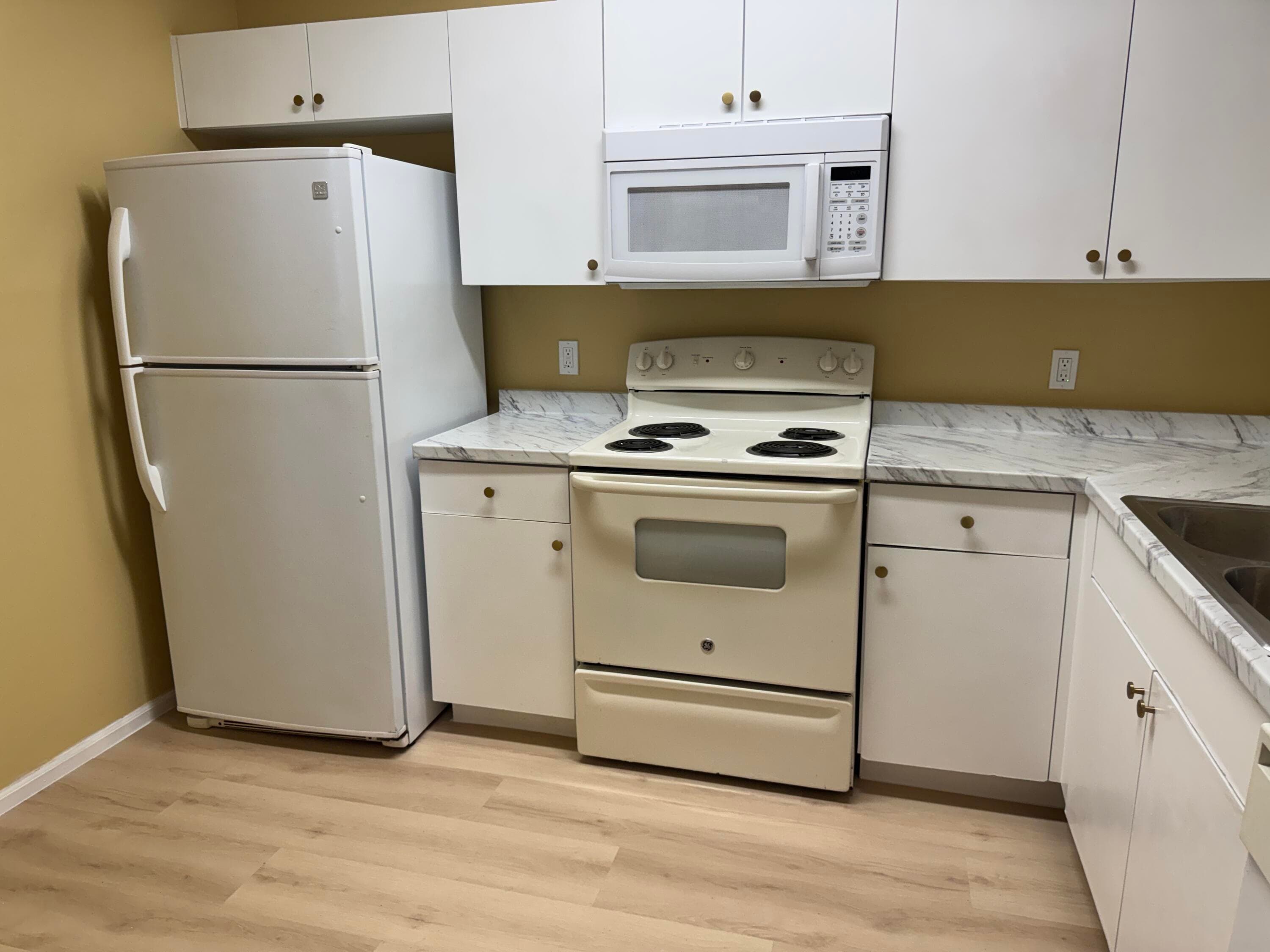 1133 Golden Lakes Boulevard 812, West Palm Beach, FL 33411 — photo 2 of 13