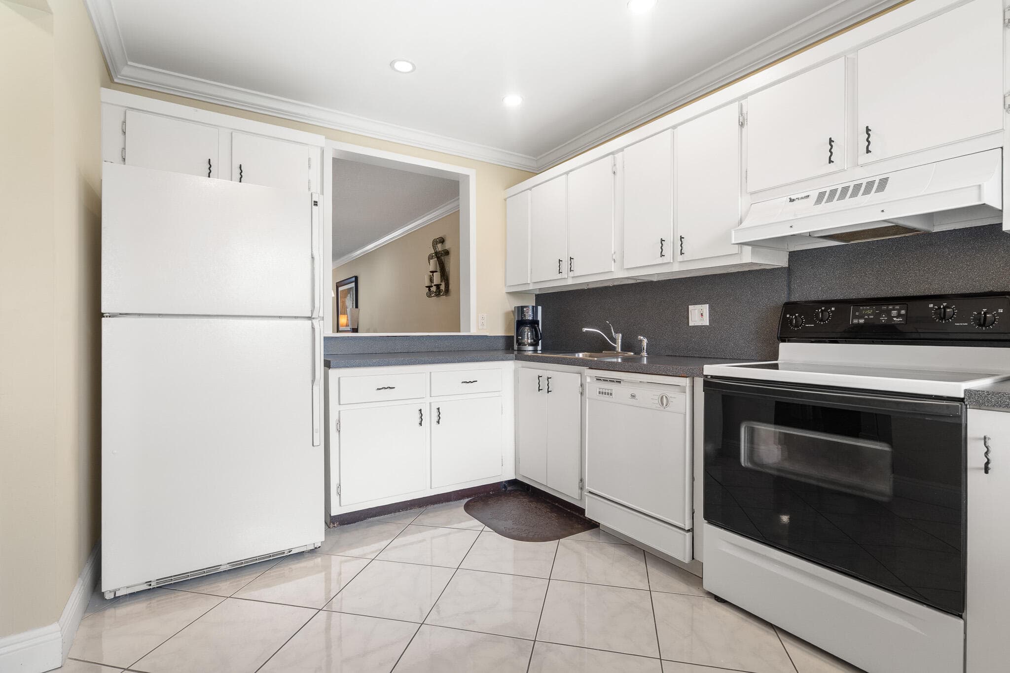 21218 Lago Circle H, Boca Raton, FL 33433 — photo 14 of 43