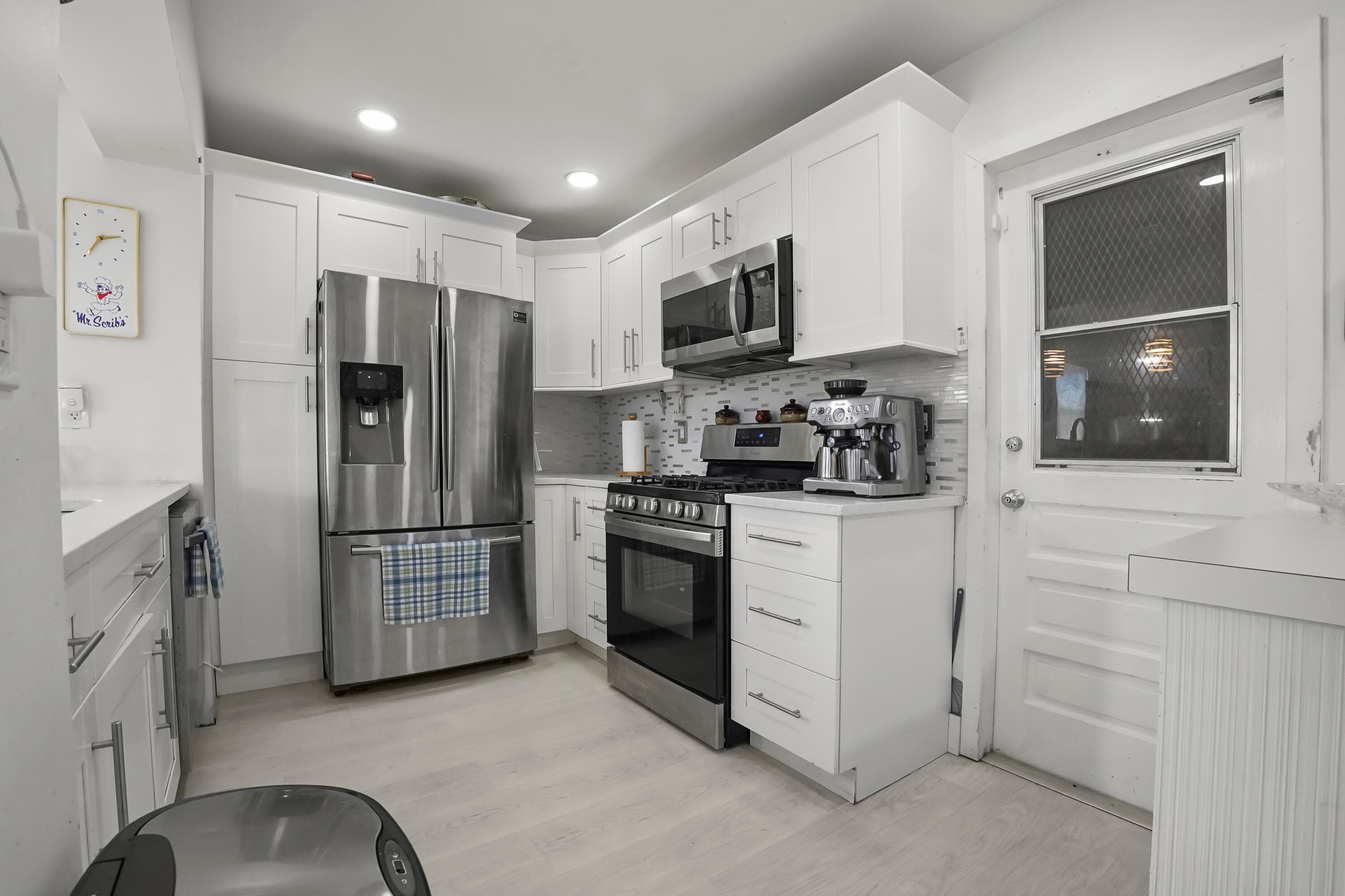 1737 N 14th Avenue N, Lake Worth Beach, FL 33460 — photo 3 of 24