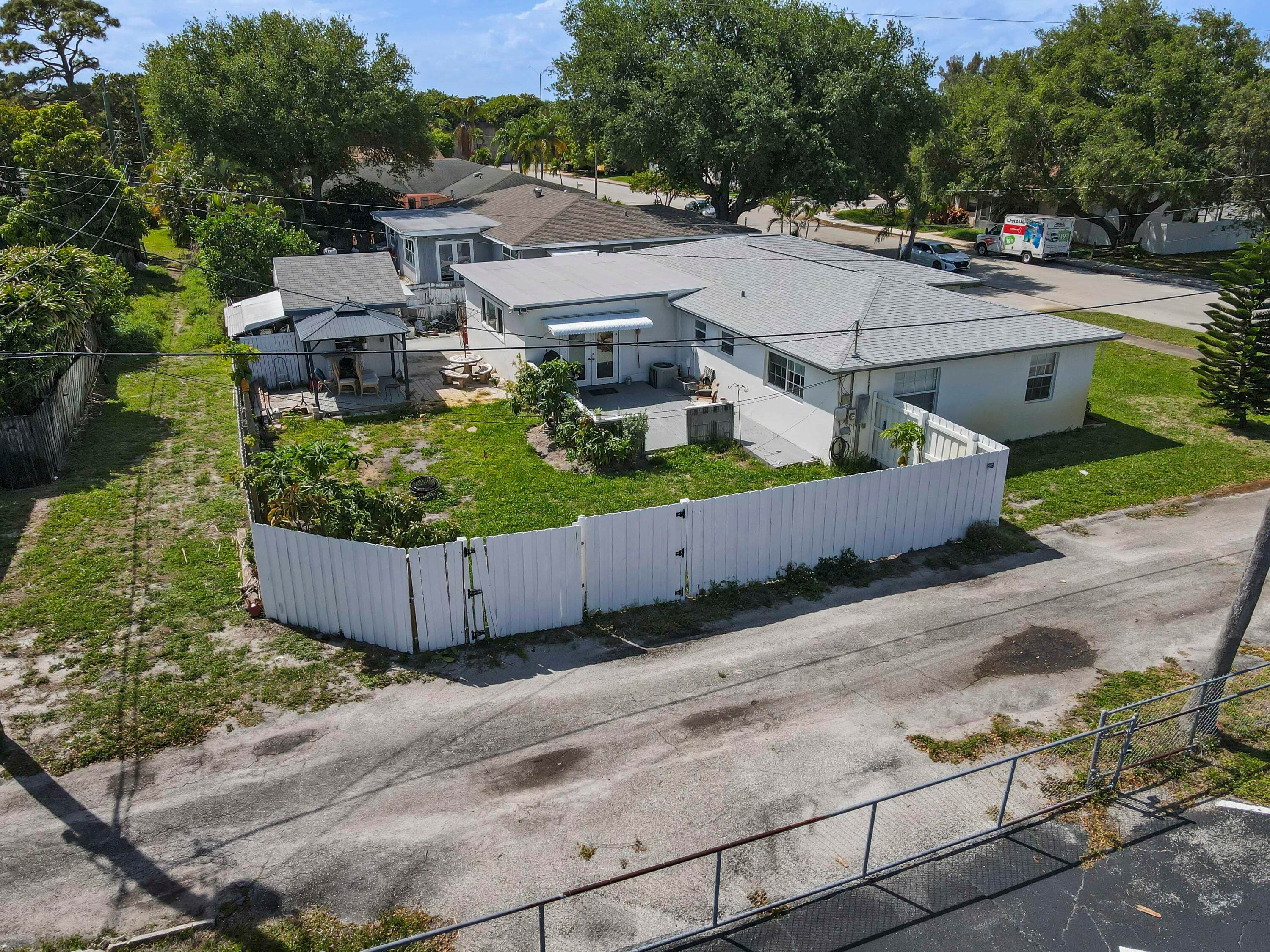 1737 N 14th Avenue N, Lake Worth Beach, FL 33460 — photo 19 of 24