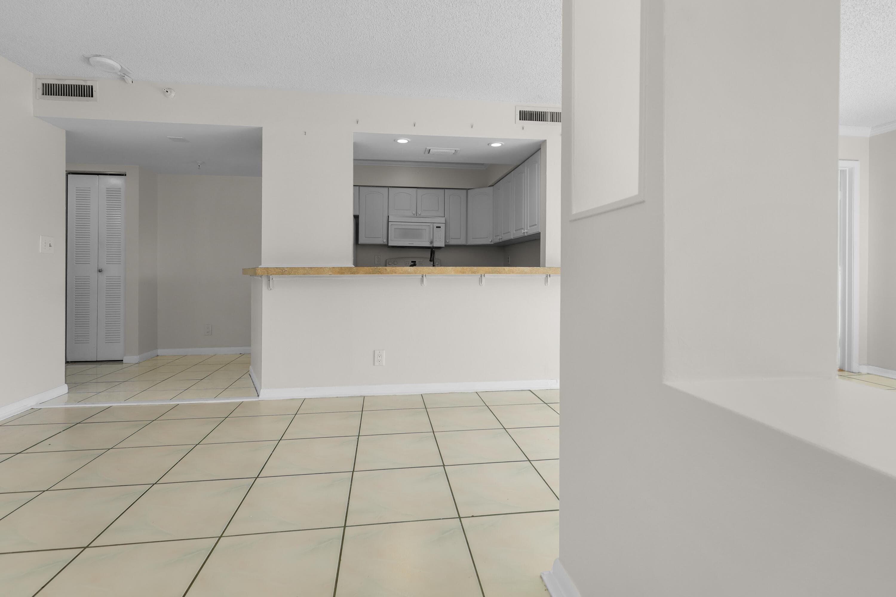 2112 S Cypress Bend Drive 404, Pompano Beach, FL 33069 — photo 20 of 24