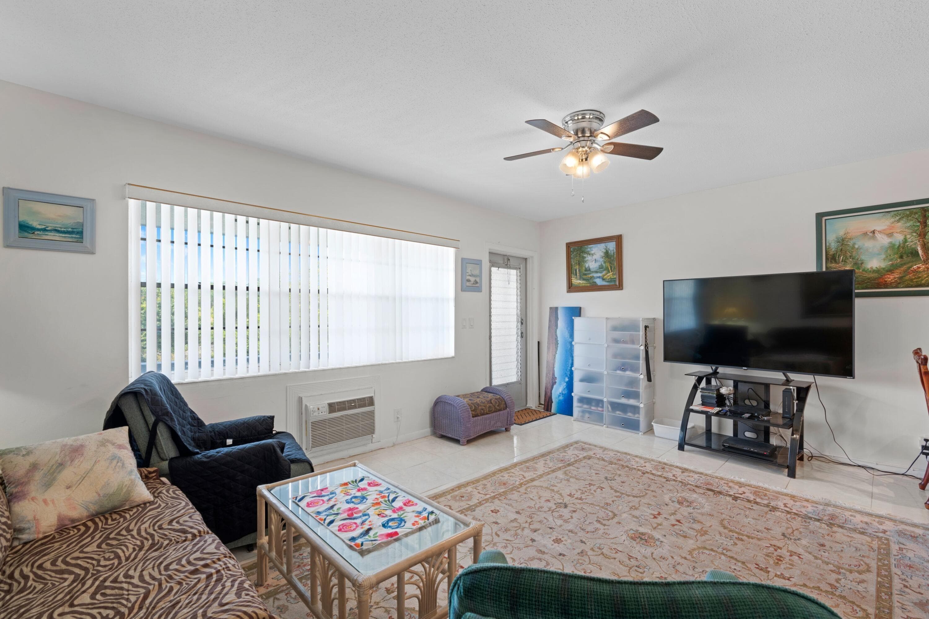 279 Coventry, West Palm Beach, FL 33417 — photo 2 of 15