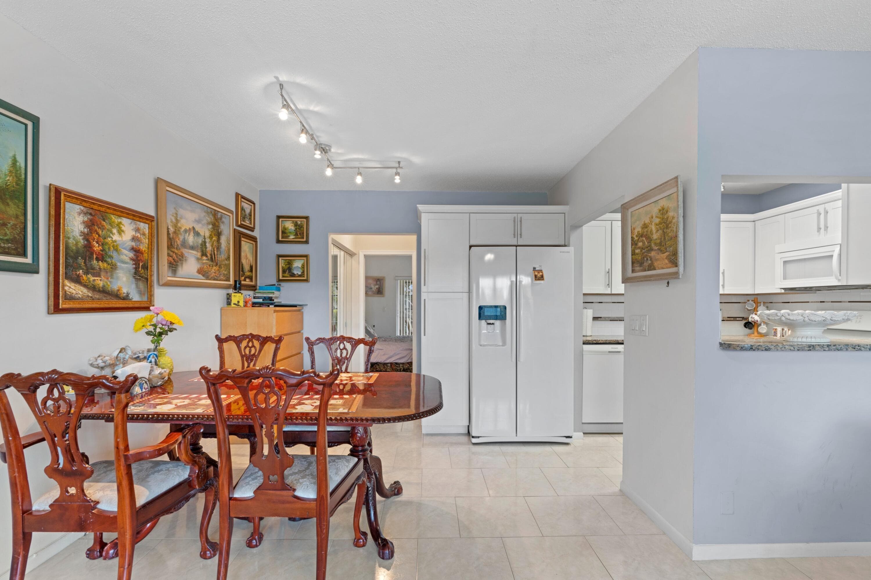 279 Coventry, West Palm Beach, FL 33417 — photo 4 of 15