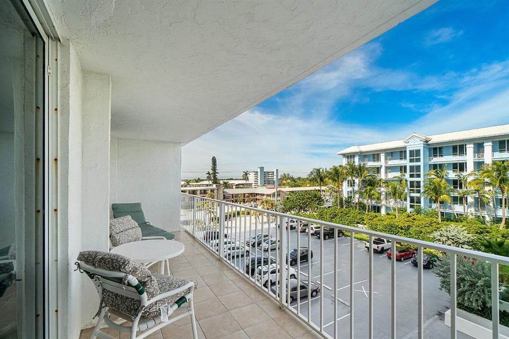 800 SE 20th Avenue 407, Deerfield Beach, FL 33441 — photo 7 of 31