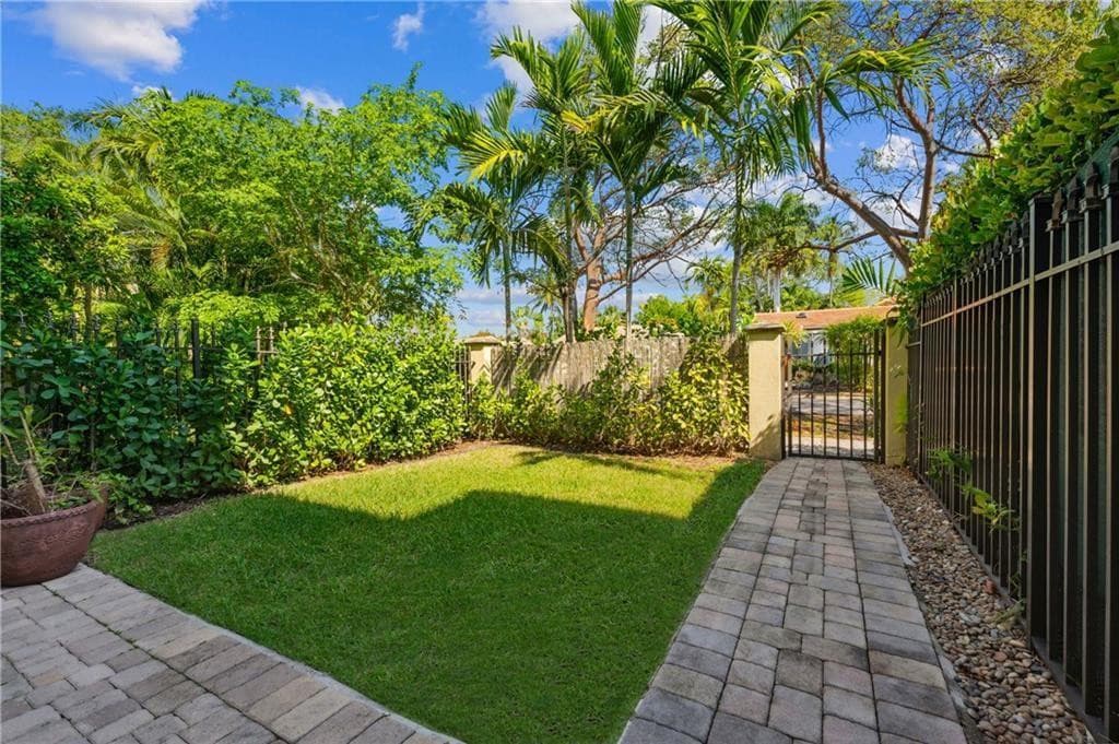 1416 NE 4th Court 1416, Fort Lauderdale, FL 33301 — photo 3 of 19