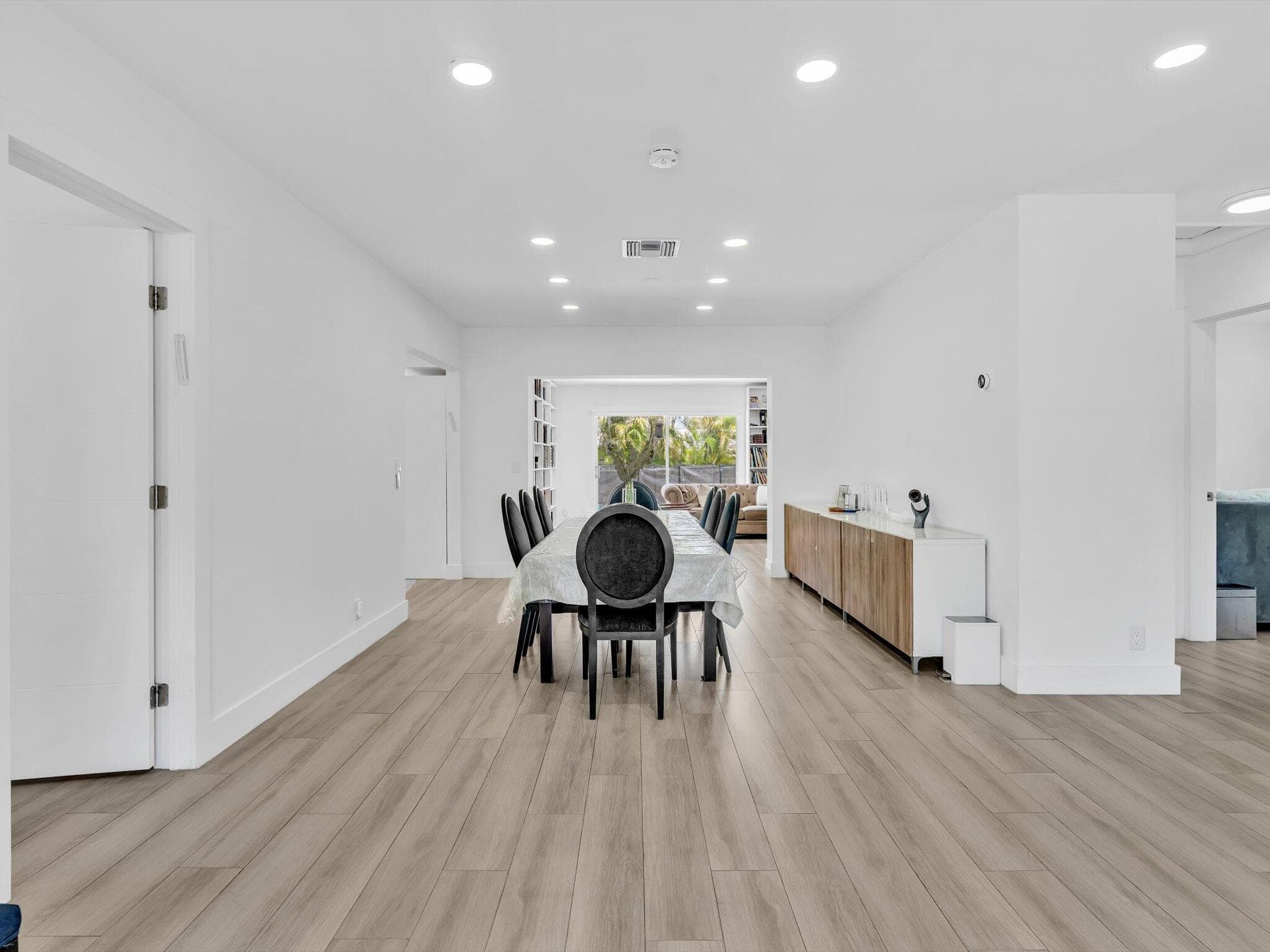 2003 N 42nd Avenue, Hollywood, FL 33021 — photo 9 of 49