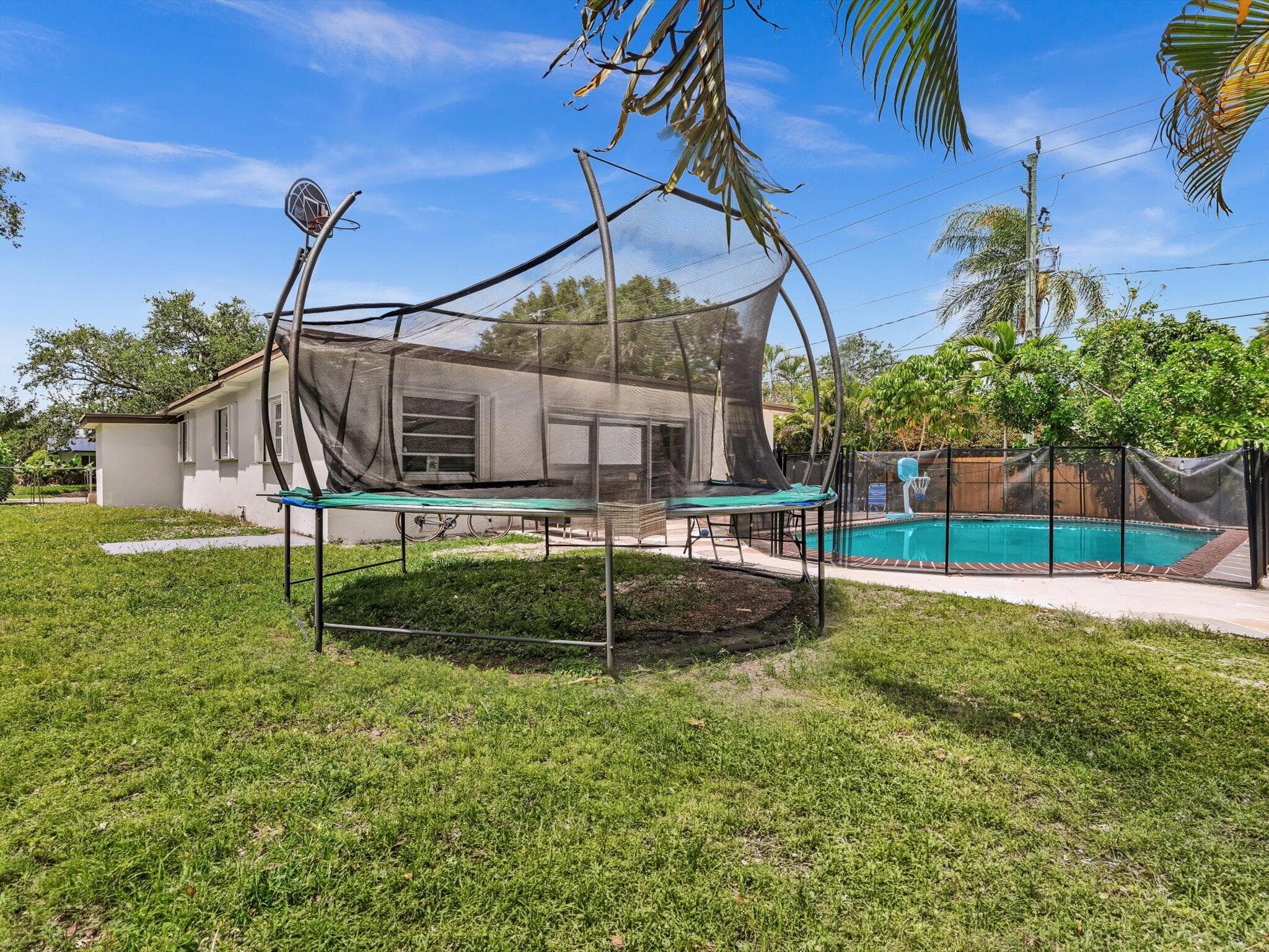 2003 N 42nd Avenue, Hollywood, FL 33021 — photo 35 of 49