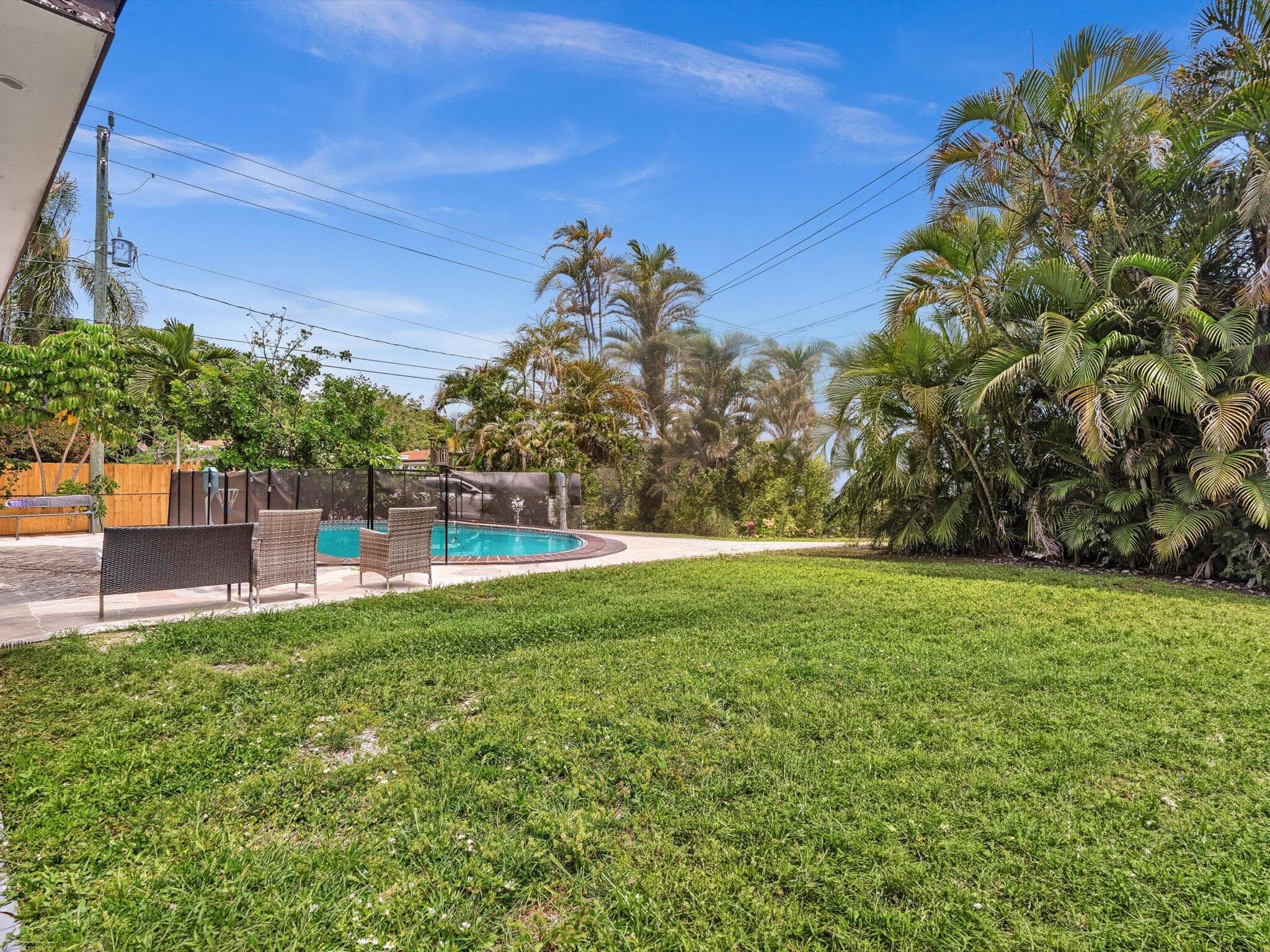 2003 N 42nd Avenue, Hollywood, FL 33021 — photo 36 of 49