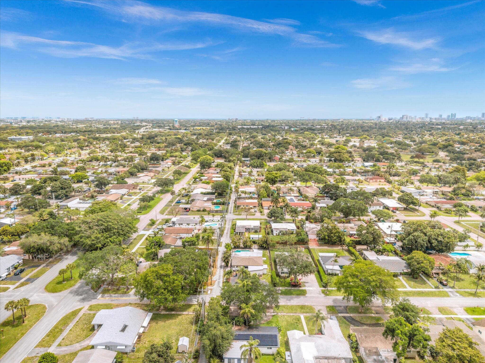 2003 N 42nd Avenue, Hollywood, FL 33021 — photo 40 of 49