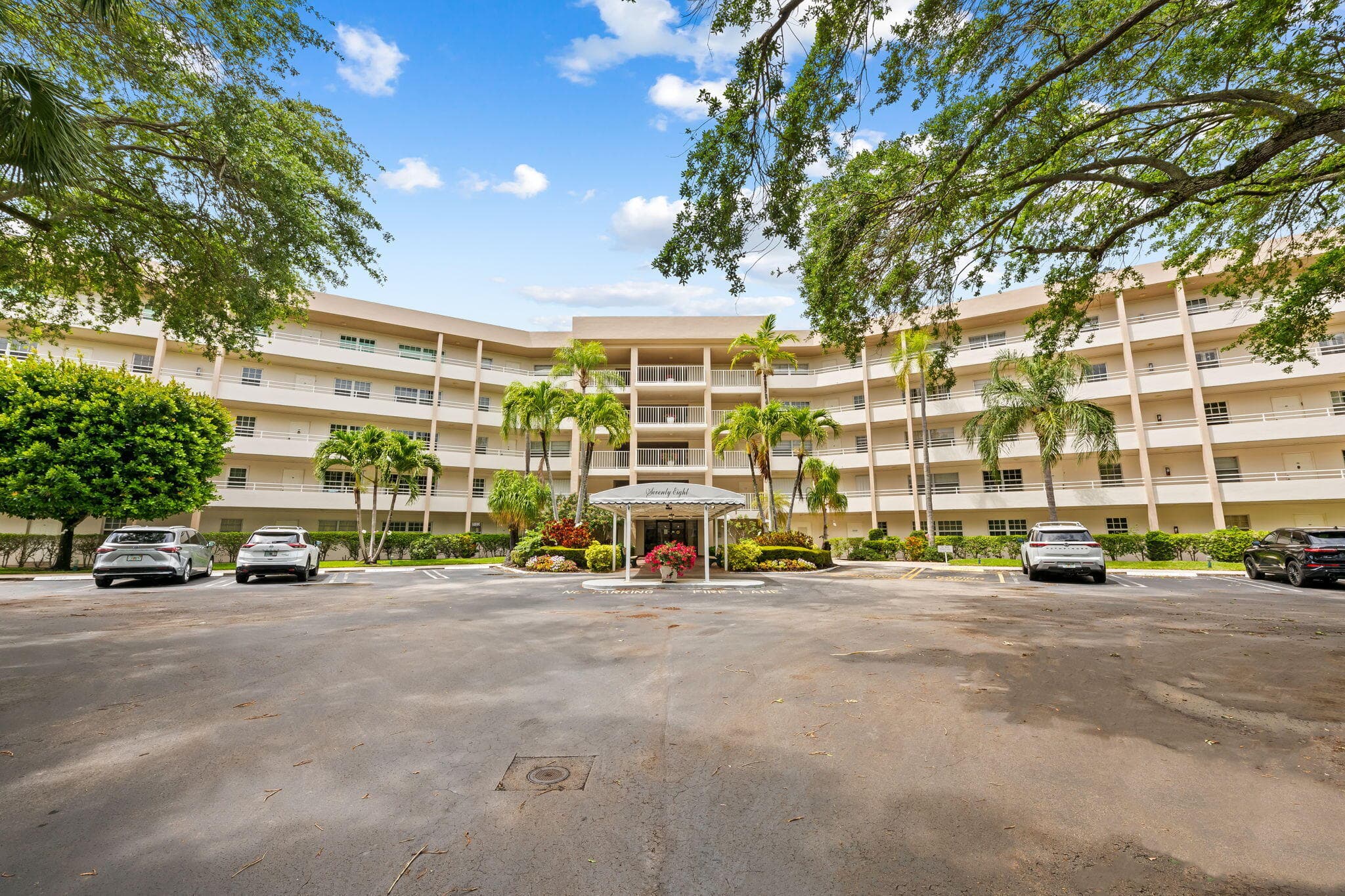 3960 Oaks Clubhouse Drive 304, Pompano Beach, FL 33069 — photo 3 of 22