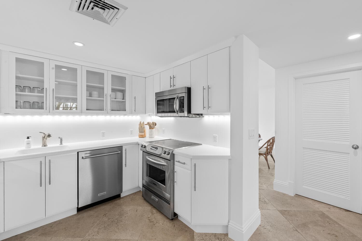 350 Cocoanut Row 3a, Palm Beach, FL 33480 — photo 11 of 38