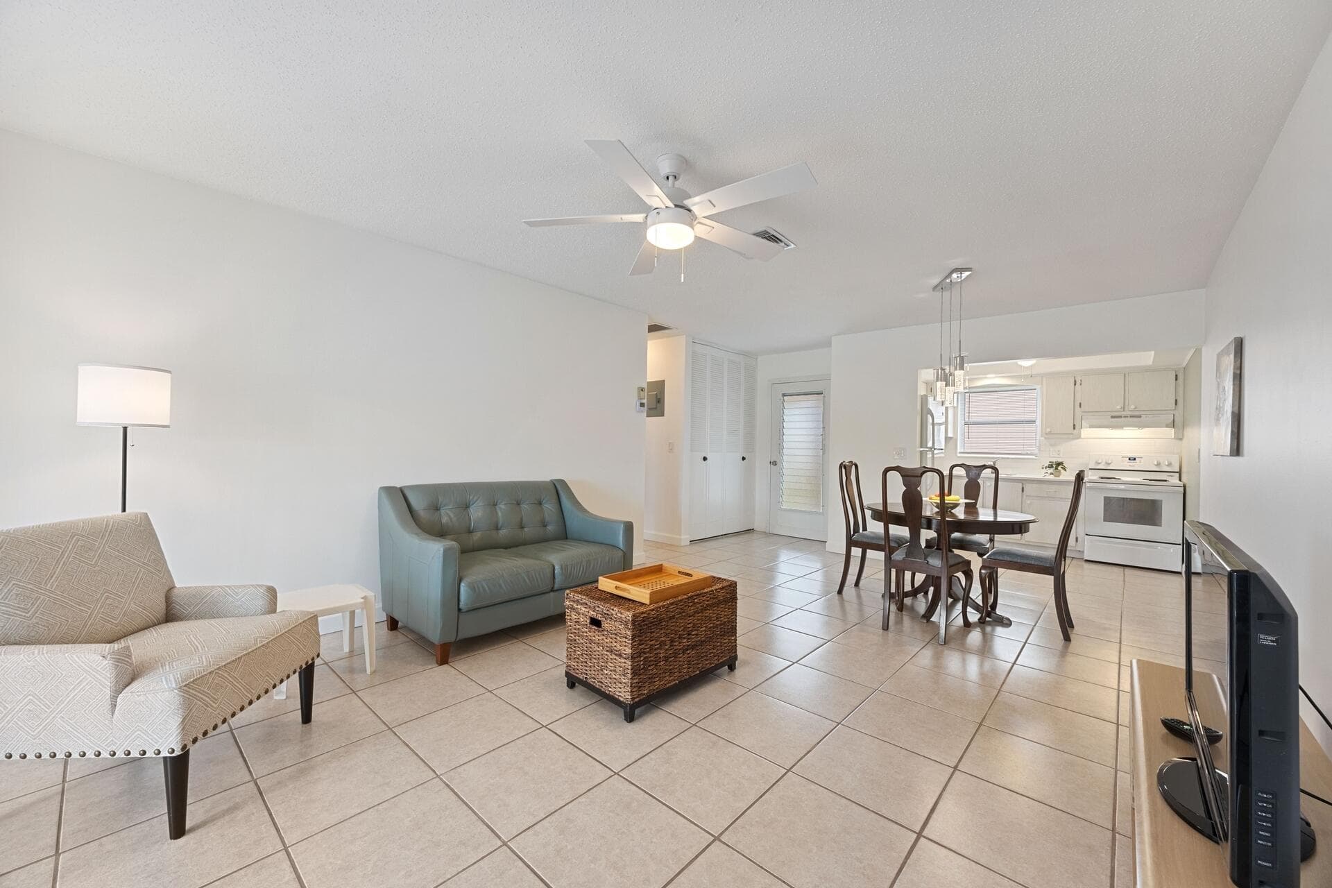 2691 Dudley Dr Drive E D, West Palm Beach, FL 33415 — photo 15 of 21