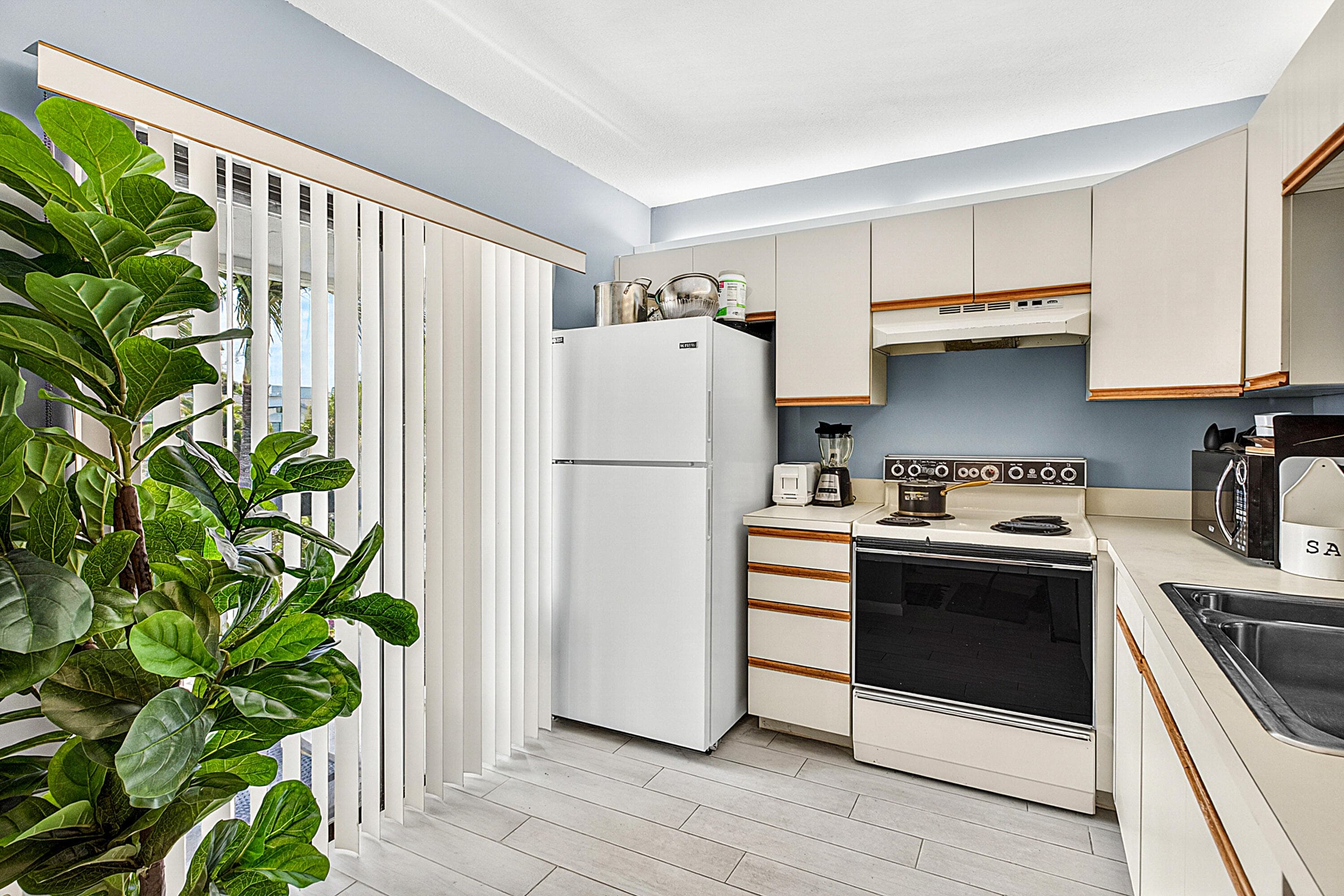 1405 S Federal Highway 104, Delray Beach, FL 33483 — photo 4 of 27