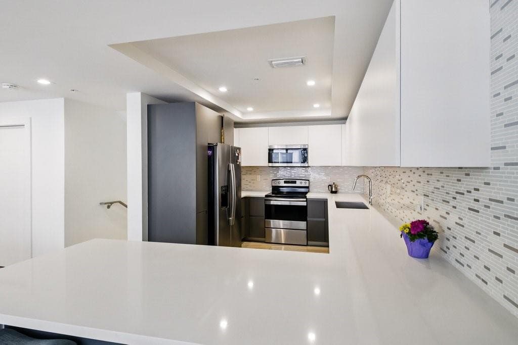 700 NE 14th Avenue 208, Fort Lauderdale, FL 33304 — photo 13 of 62