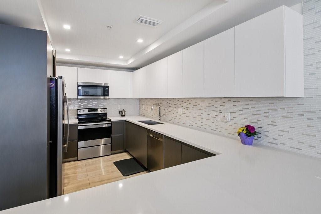 700 NE 14th Avenue 208, Fort Lauderdale, FL 33304 — photo 14 of 62
