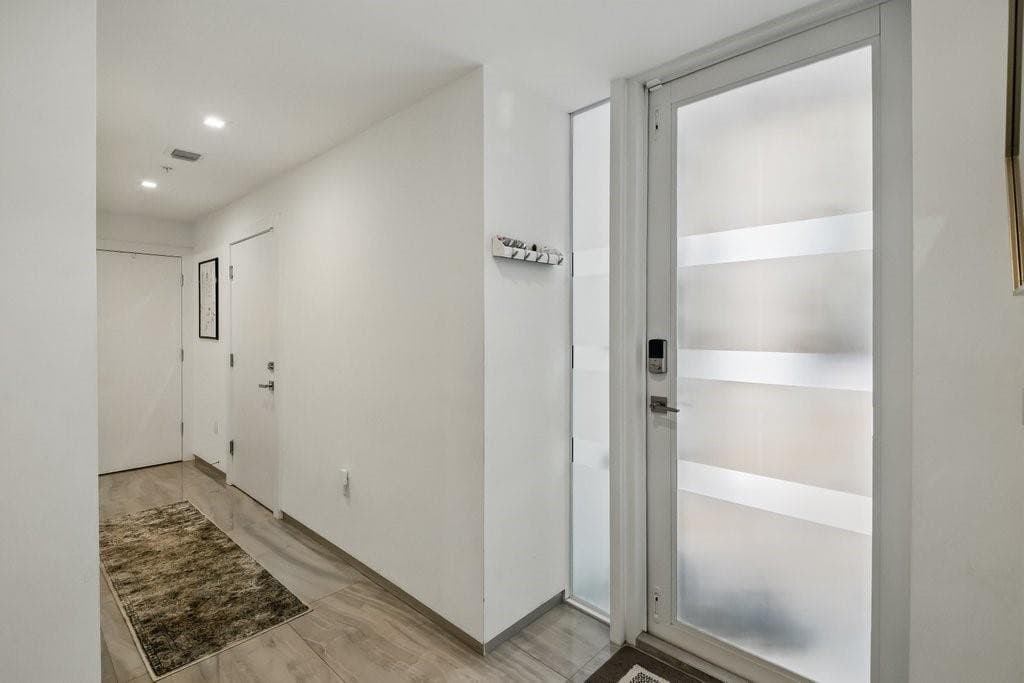 700 NE 14th Avenue 208, Fort Lauderdale, FL 33304 — photo 15 of 62