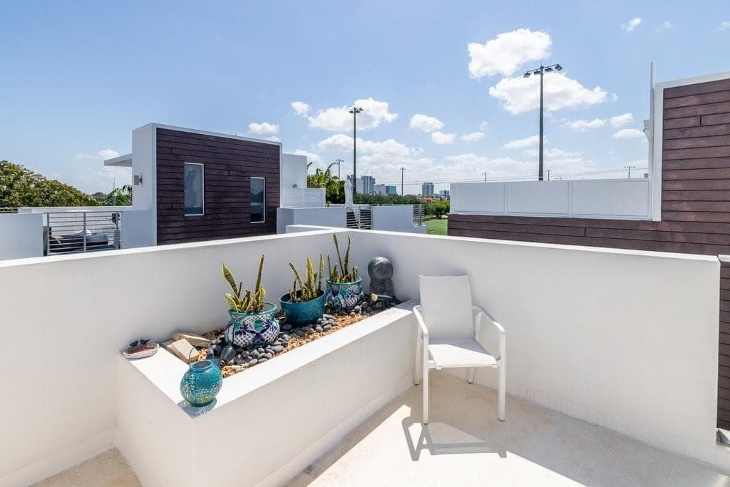 700 NE 14th Avenue 208, Fort Lauderdale, FL 33304 — photo 24 of 62