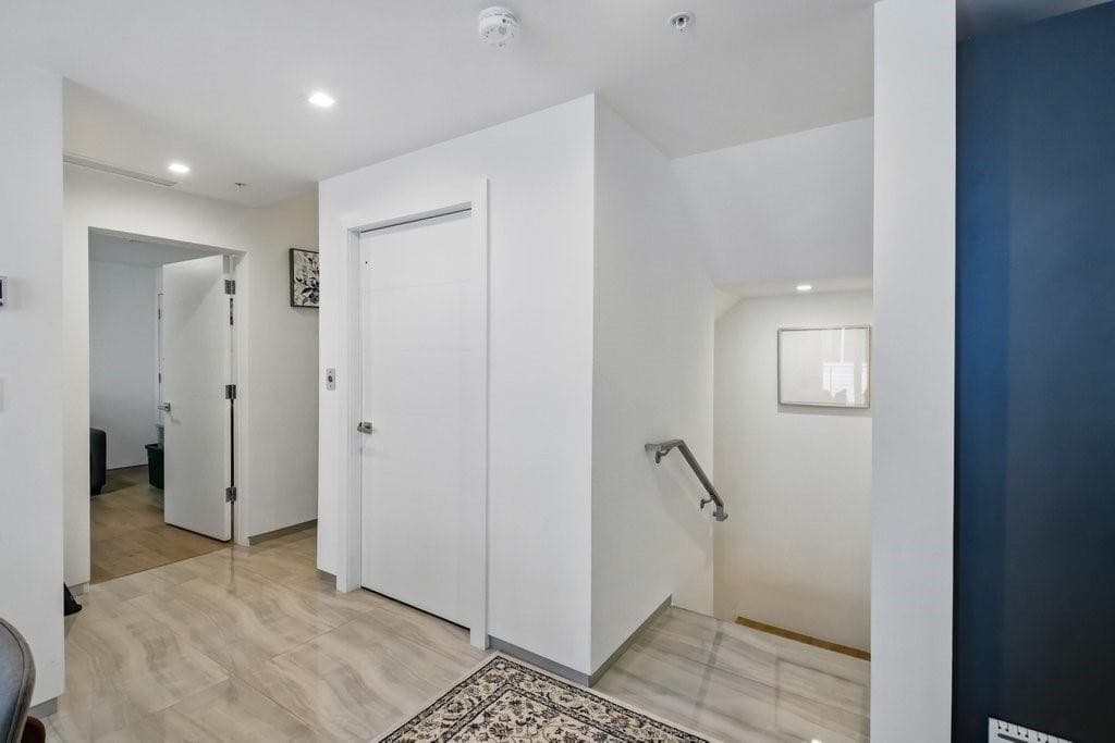700 NE 14th Avenue 208, Fort Lauderdale, FL 33304 — photo 31 of 62