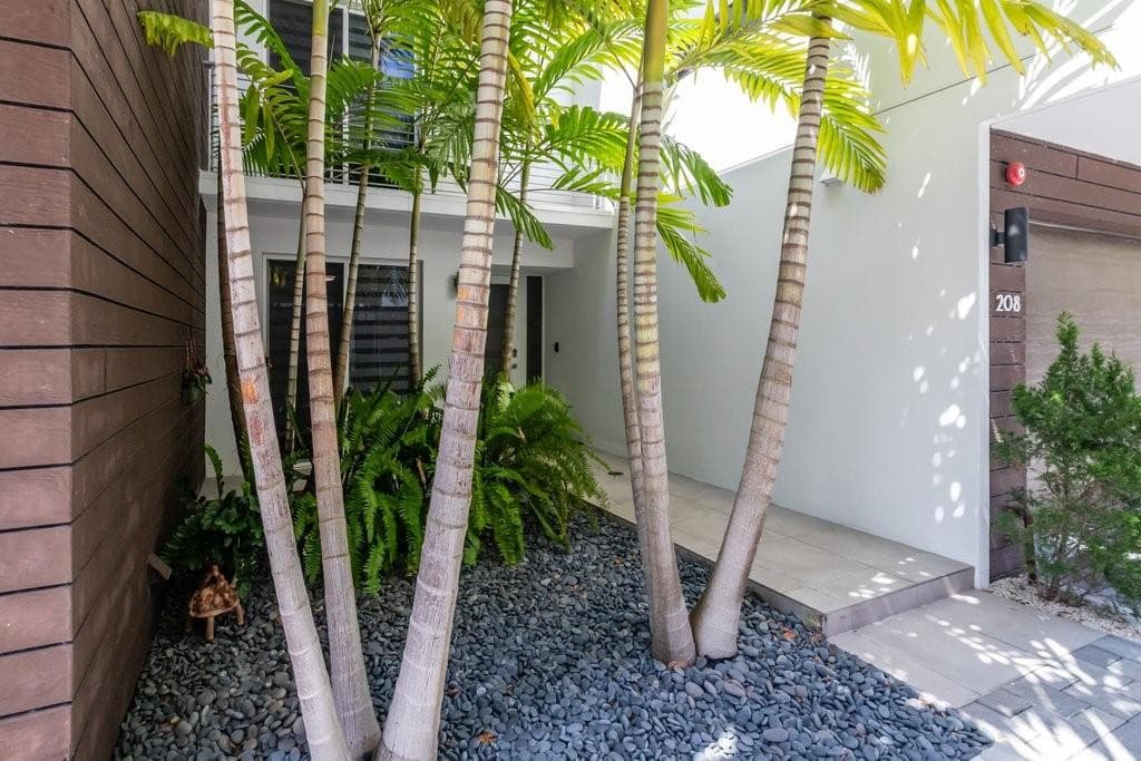 700 NE 14th Avenue 208, Fort Lauderdale, FL 33304 — photo 53 of 62