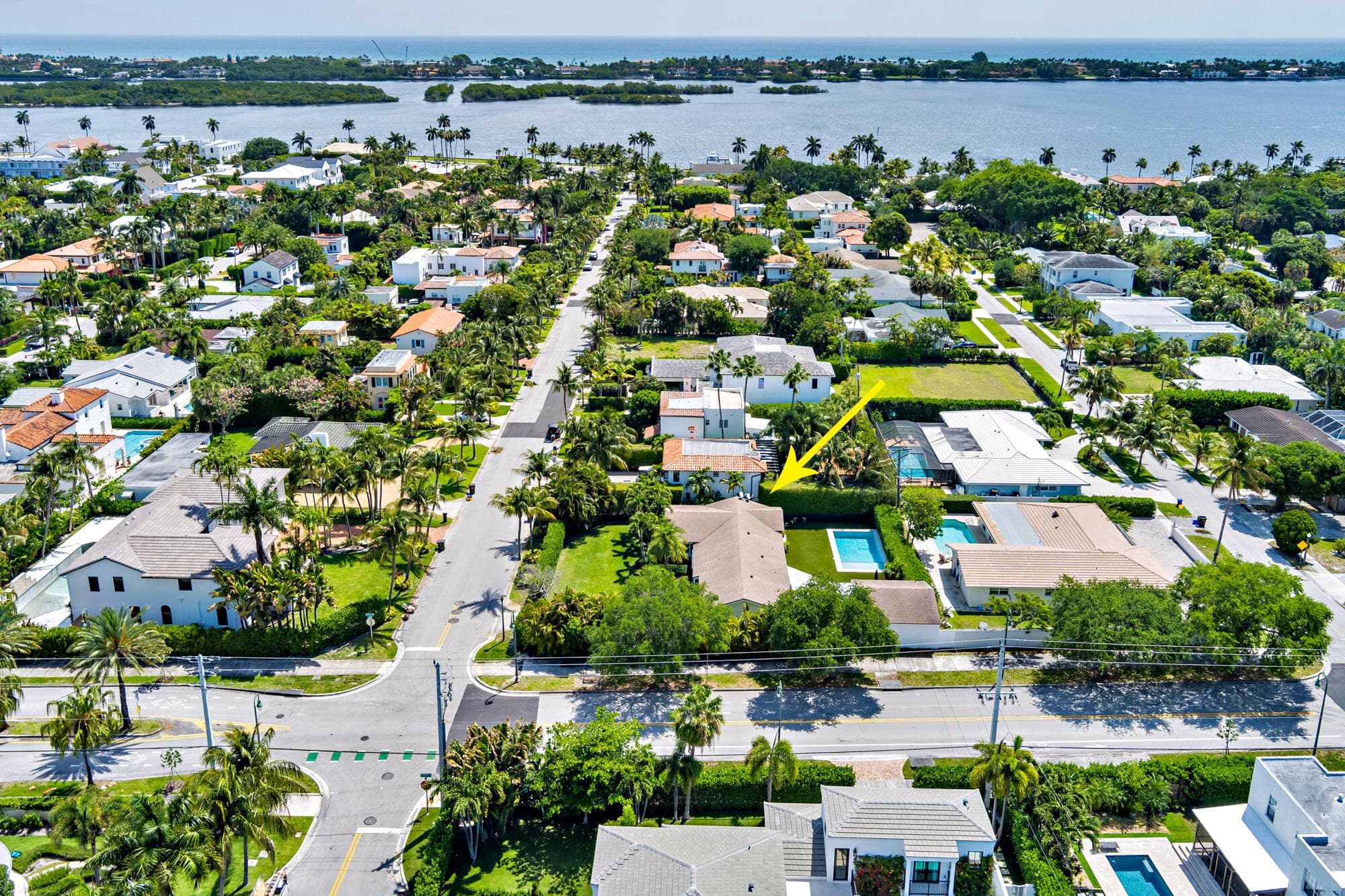 260 E Lakewood Road, West Palm Beach, FL 33405 — photo 11 of 15