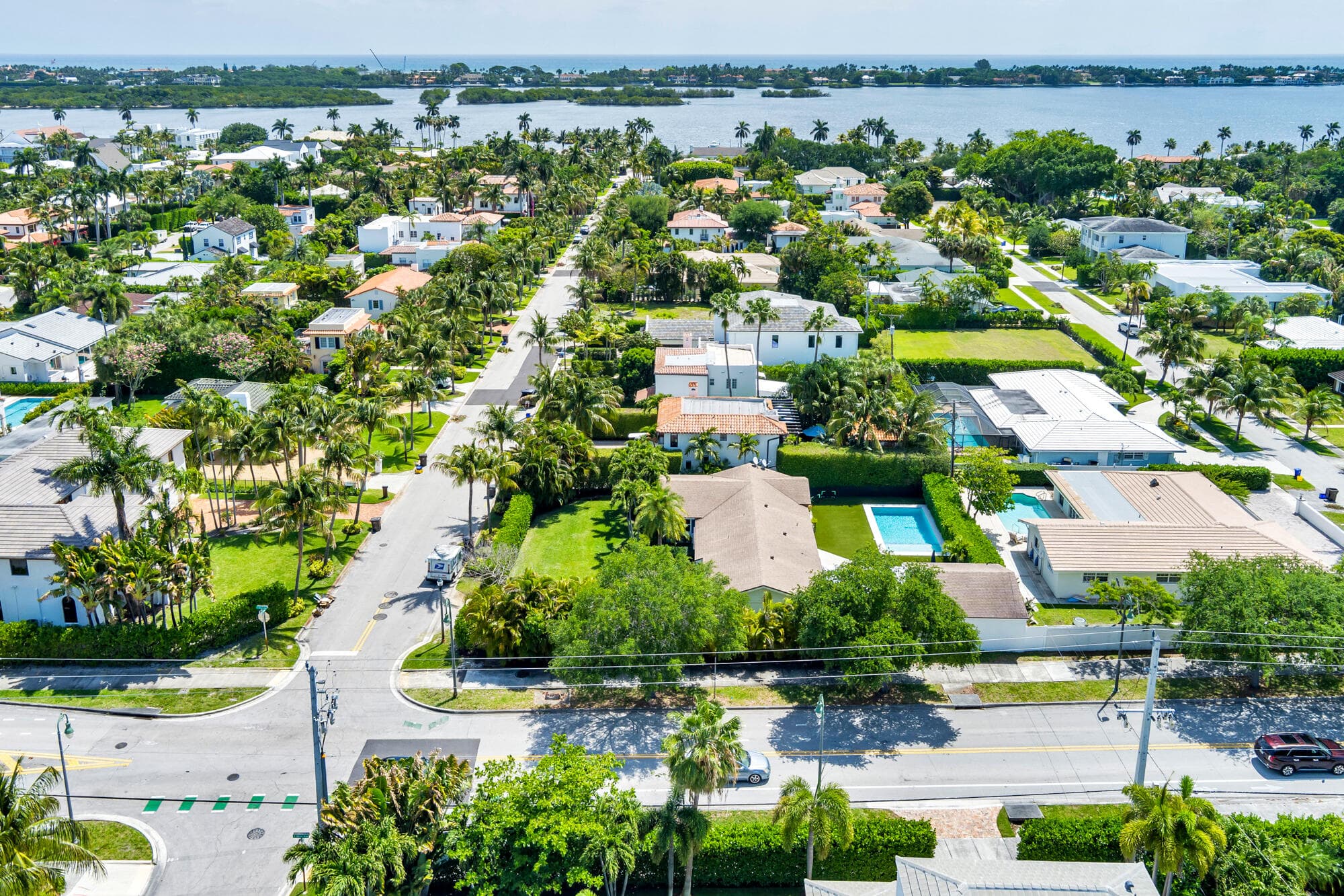 260 E Lakewood Road, West Palm Beach, FL 33405 — photo 13 of 15