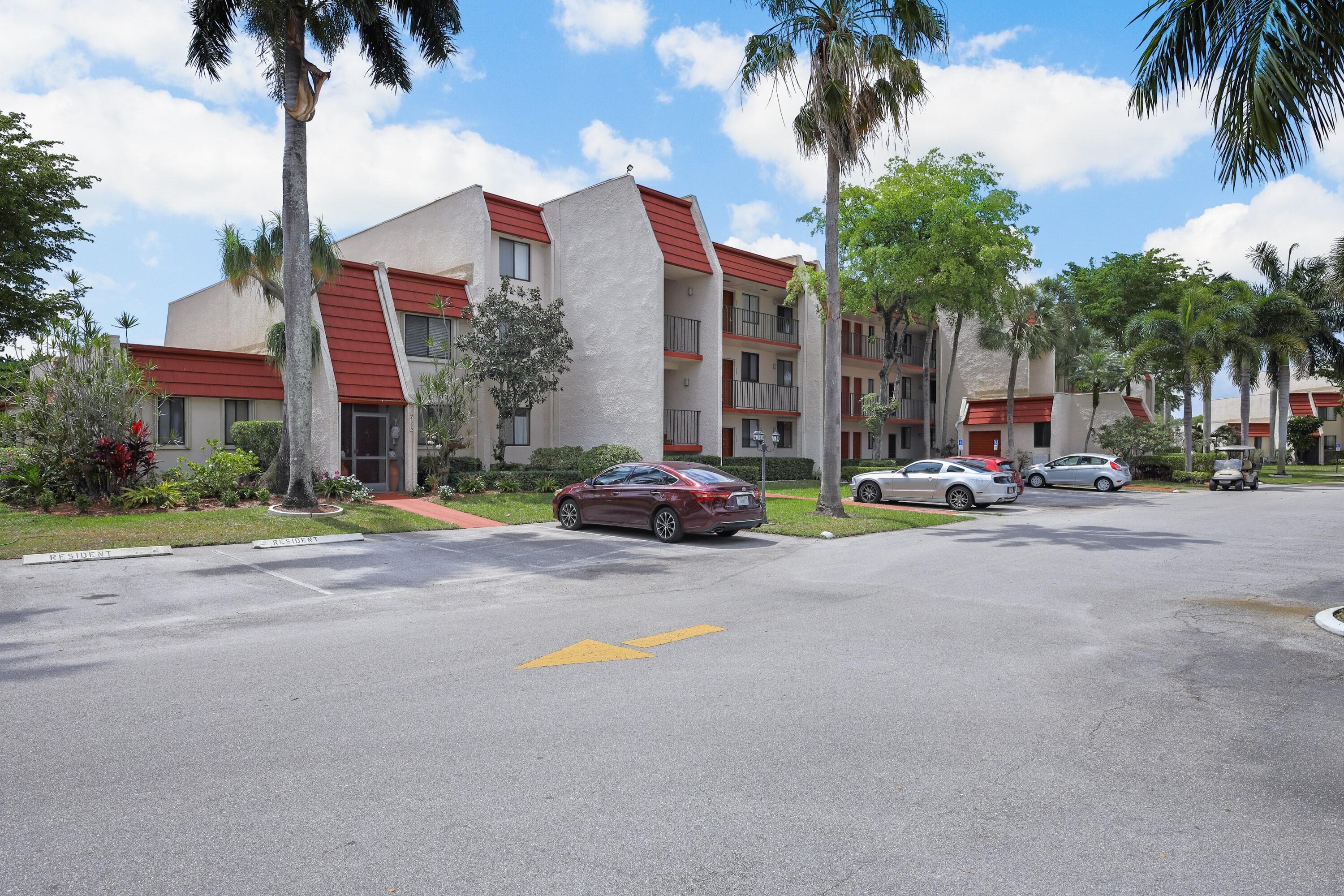 Condominium in Lake Worth — photo 2 of 24