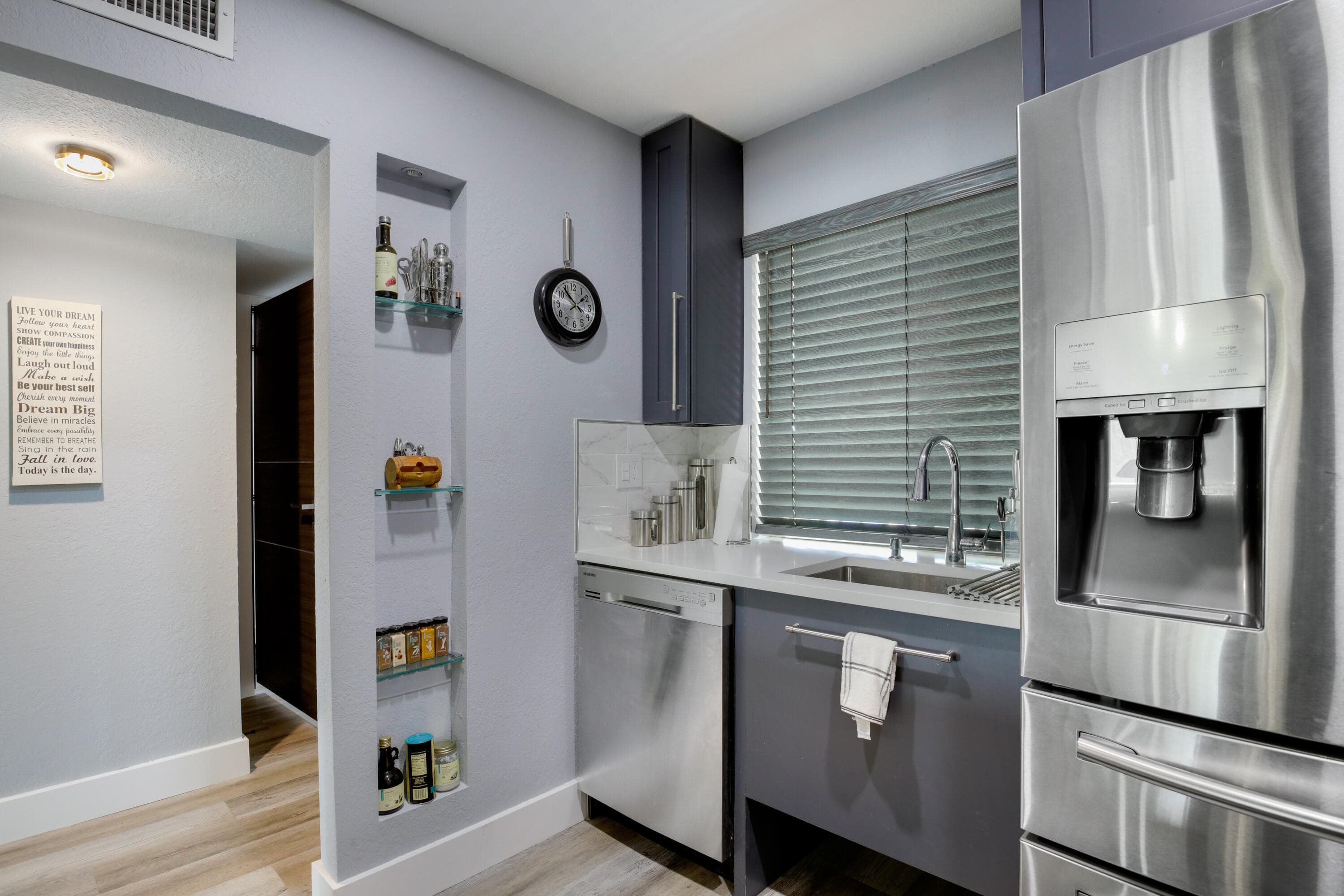 Condominium in Lake Worth — photo 12 of 24