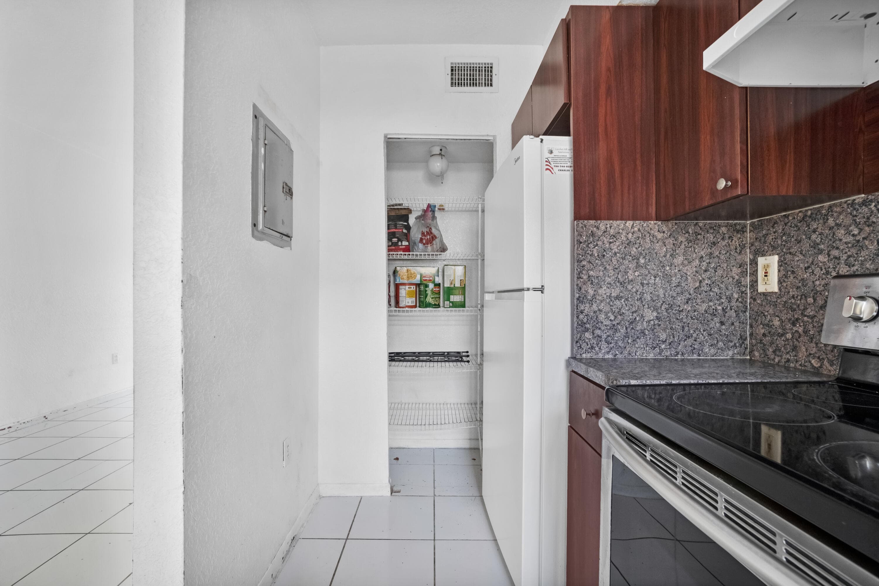 306 NW 84th Terrace 306, Miami, FL 33150 — photo 3 of 43
