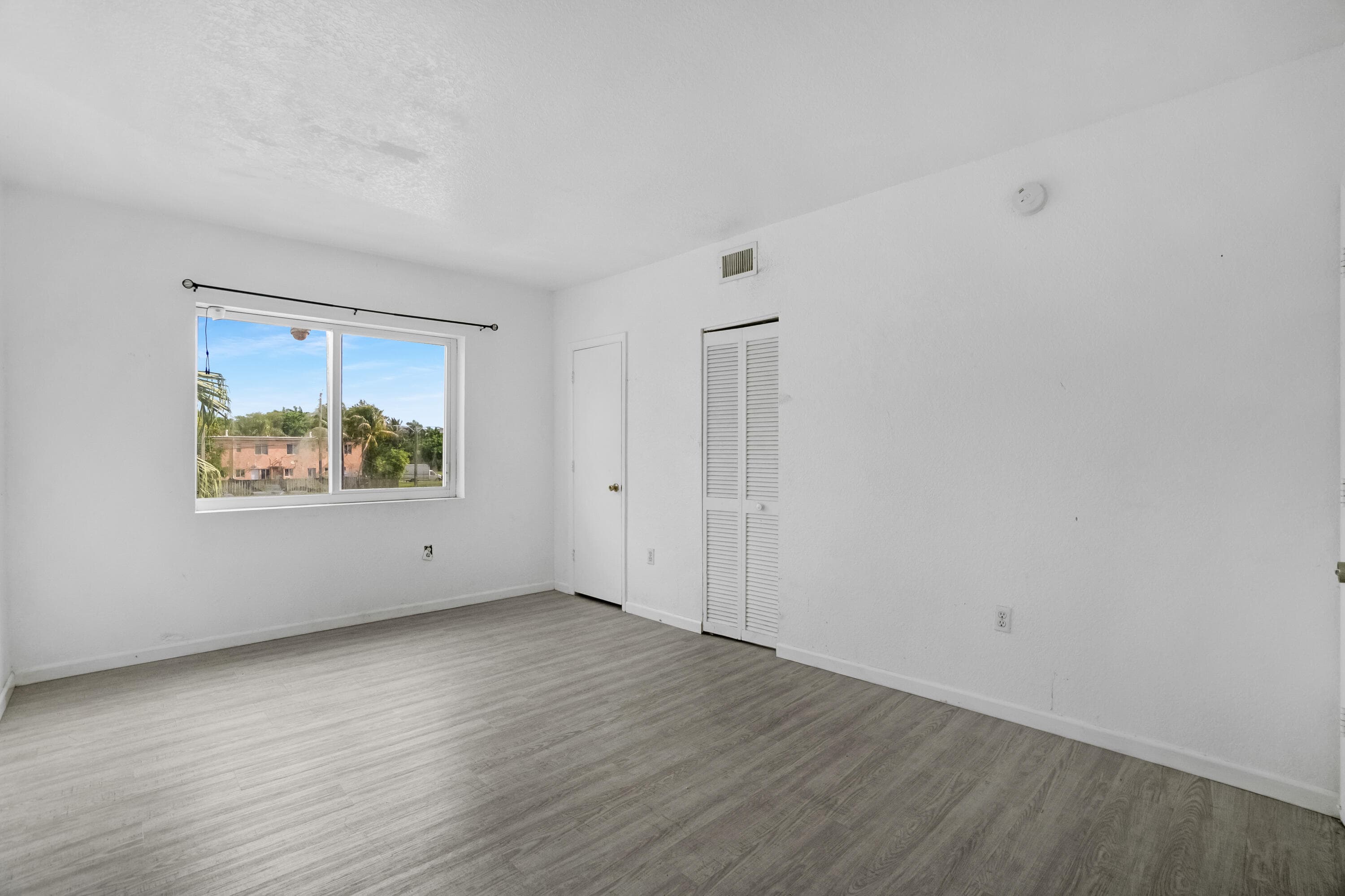 306 NW 84th Terrace 306, Miami, FL 33150 — photo 8 of 43