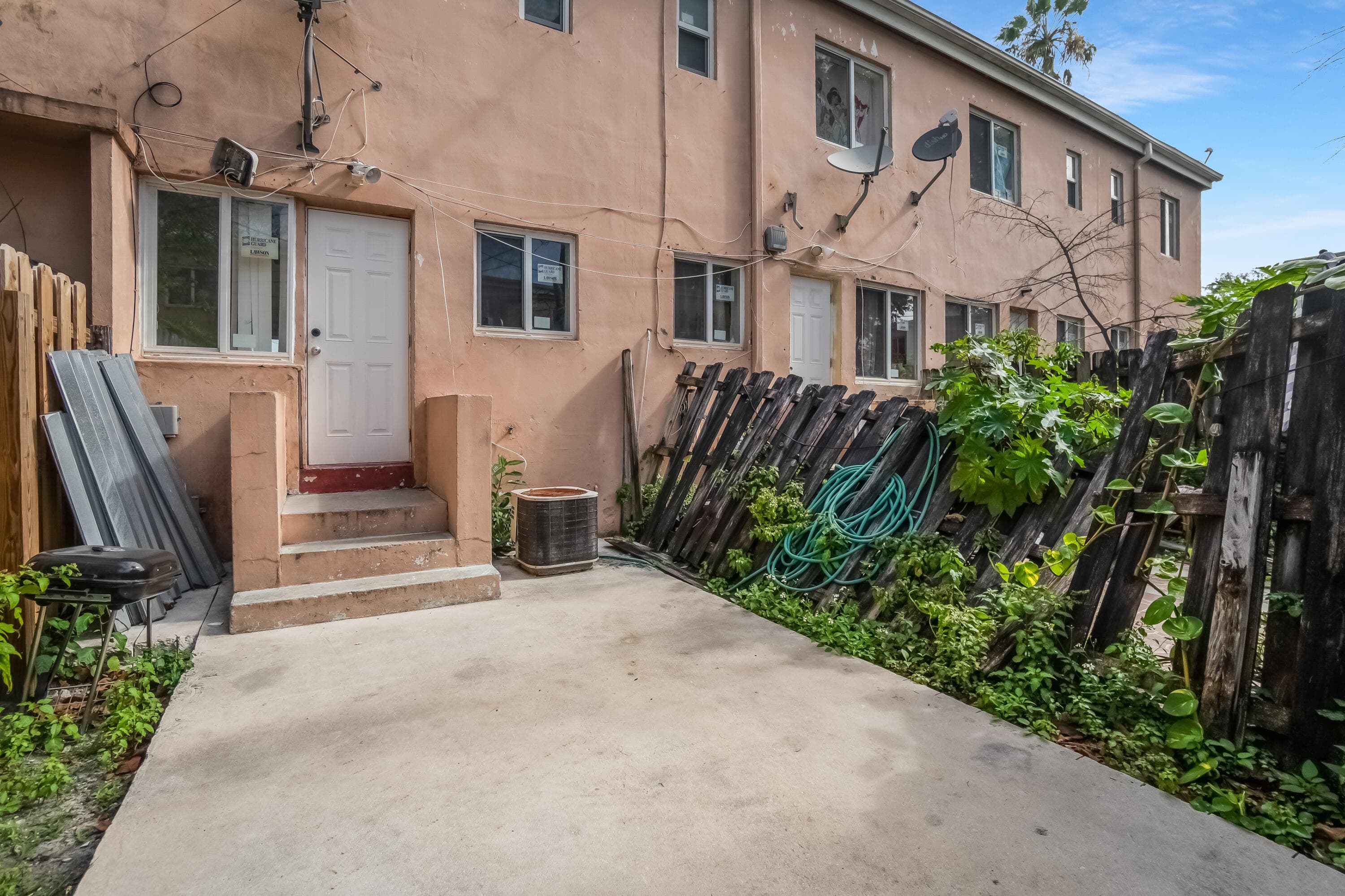 306 NW 84th Terrace 306, Miami, FL 33150 — photo 25 of 43