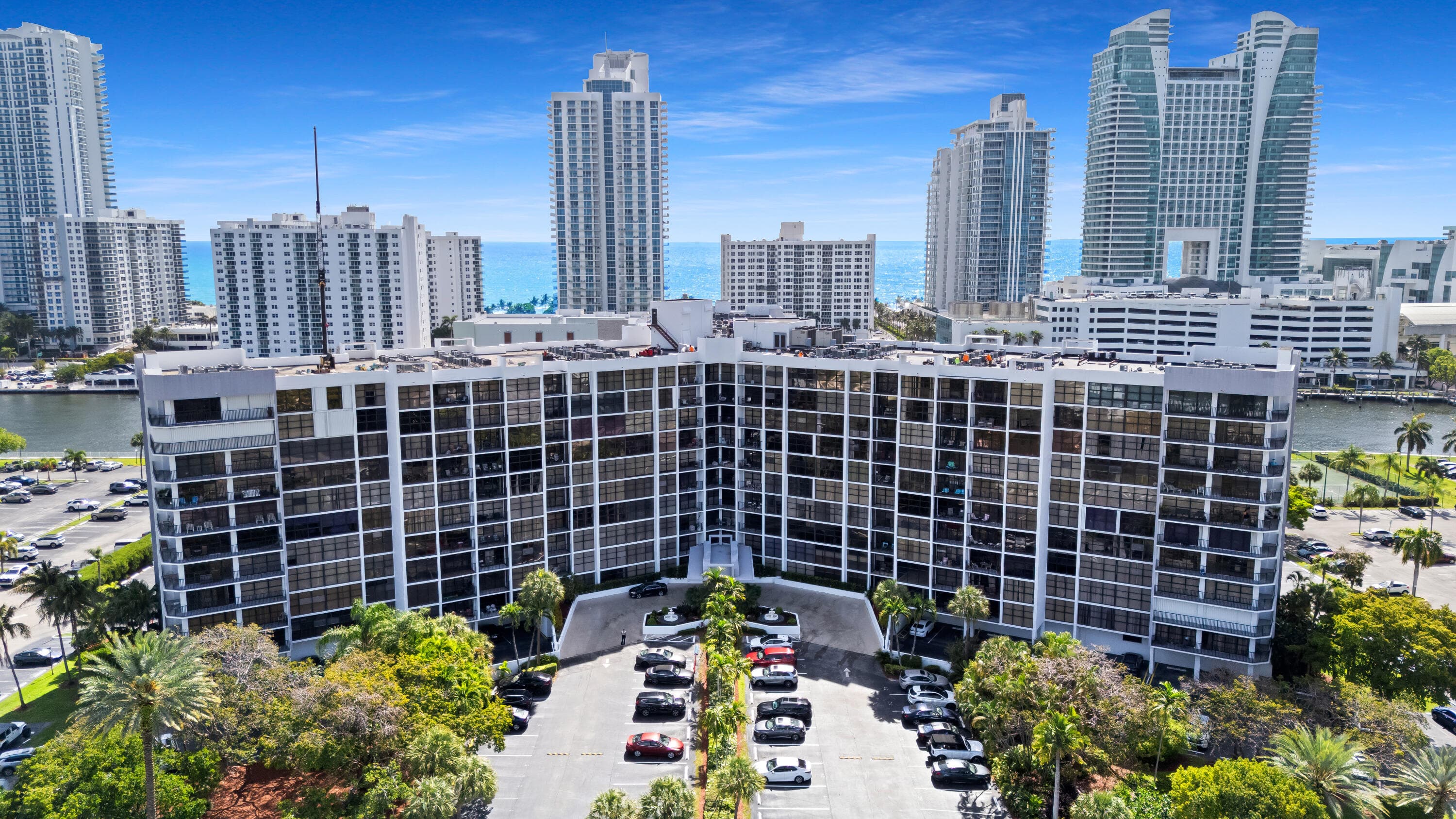 600 Parkview Drive 823, Hallandale Beach, FL 33009 — photo 3 of 31