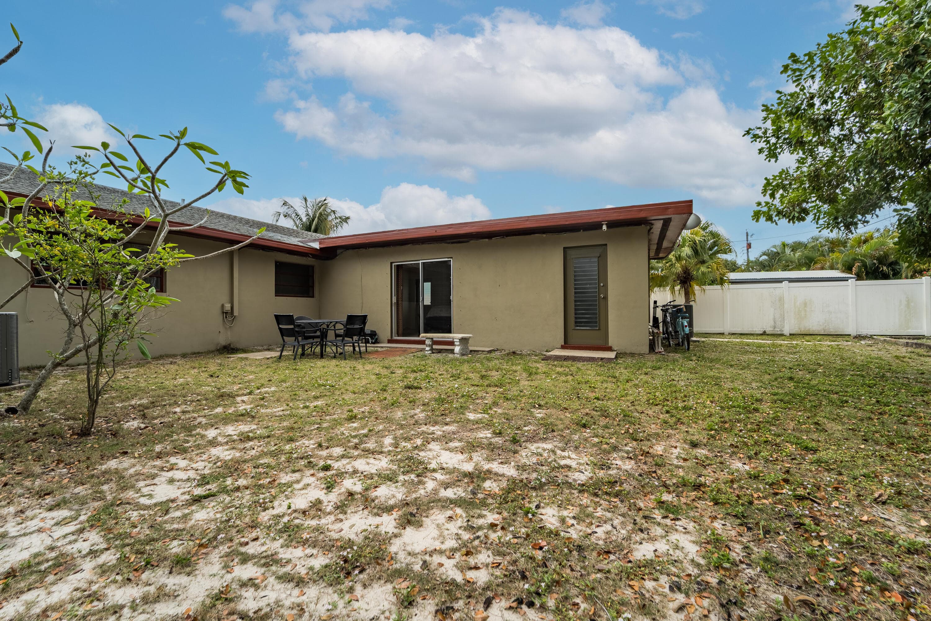 723 N 7th Street, Lantana, FL 33462 — photo 9 of 69