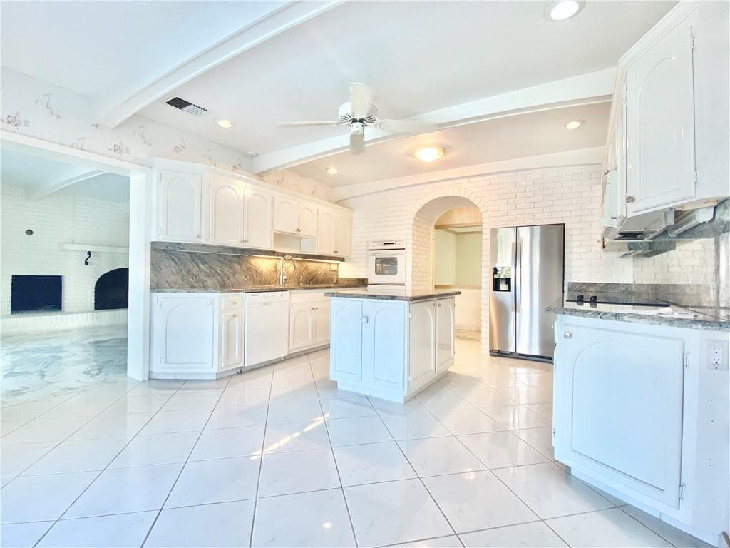 71 Bay Colony Drive, Fort Lauderdale, FL 33308 — photo 11 of 34