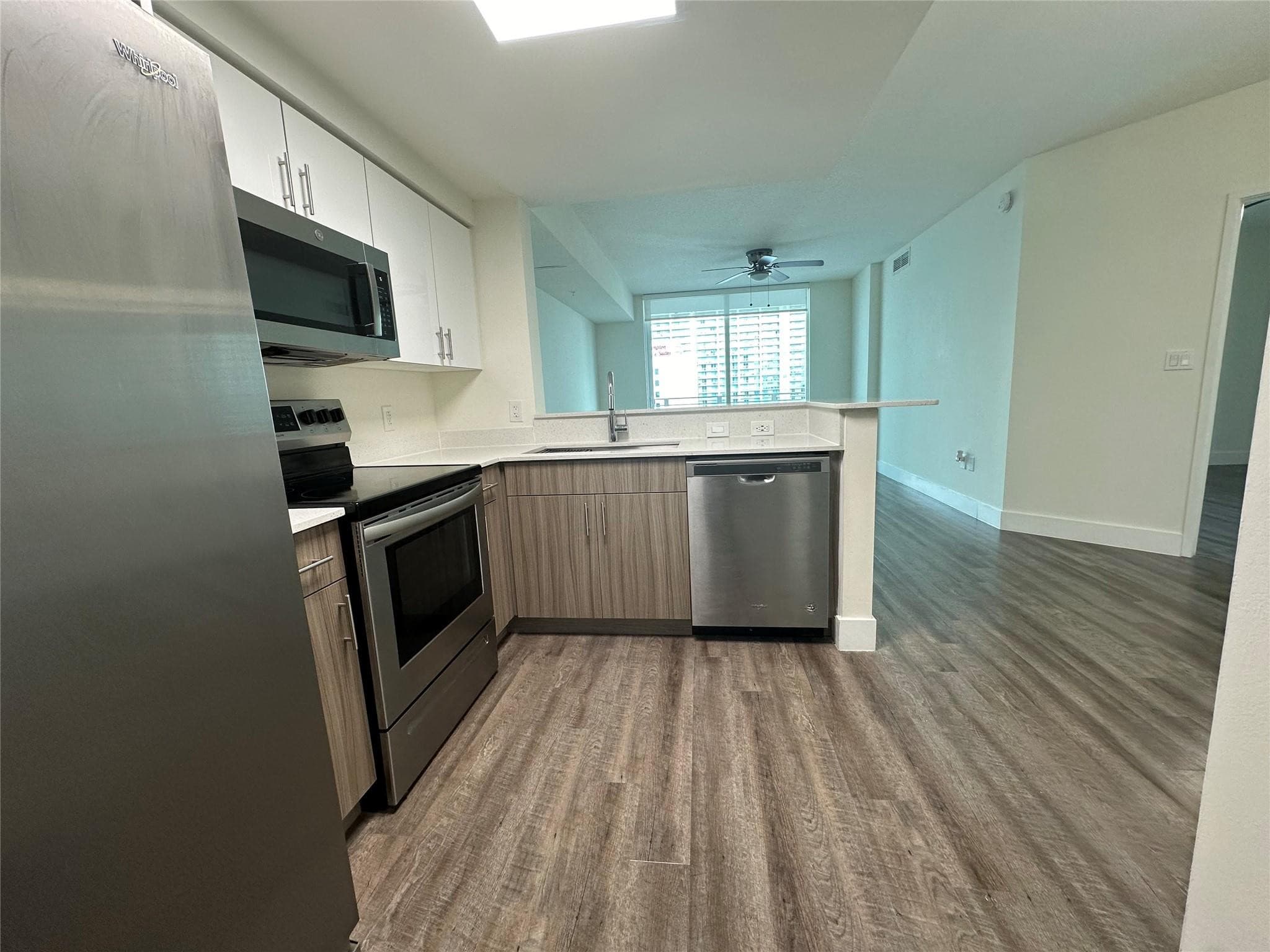 110 SW 12th Street 1903, Miami, FL 33130 — photo 2 of 18