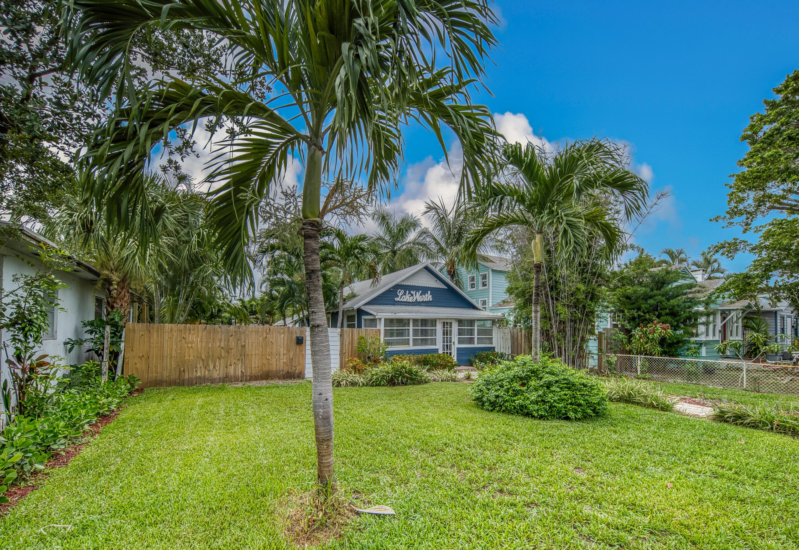 523 N K Street, Lake Worth Beach, FL 33460 — photo 4 of 22