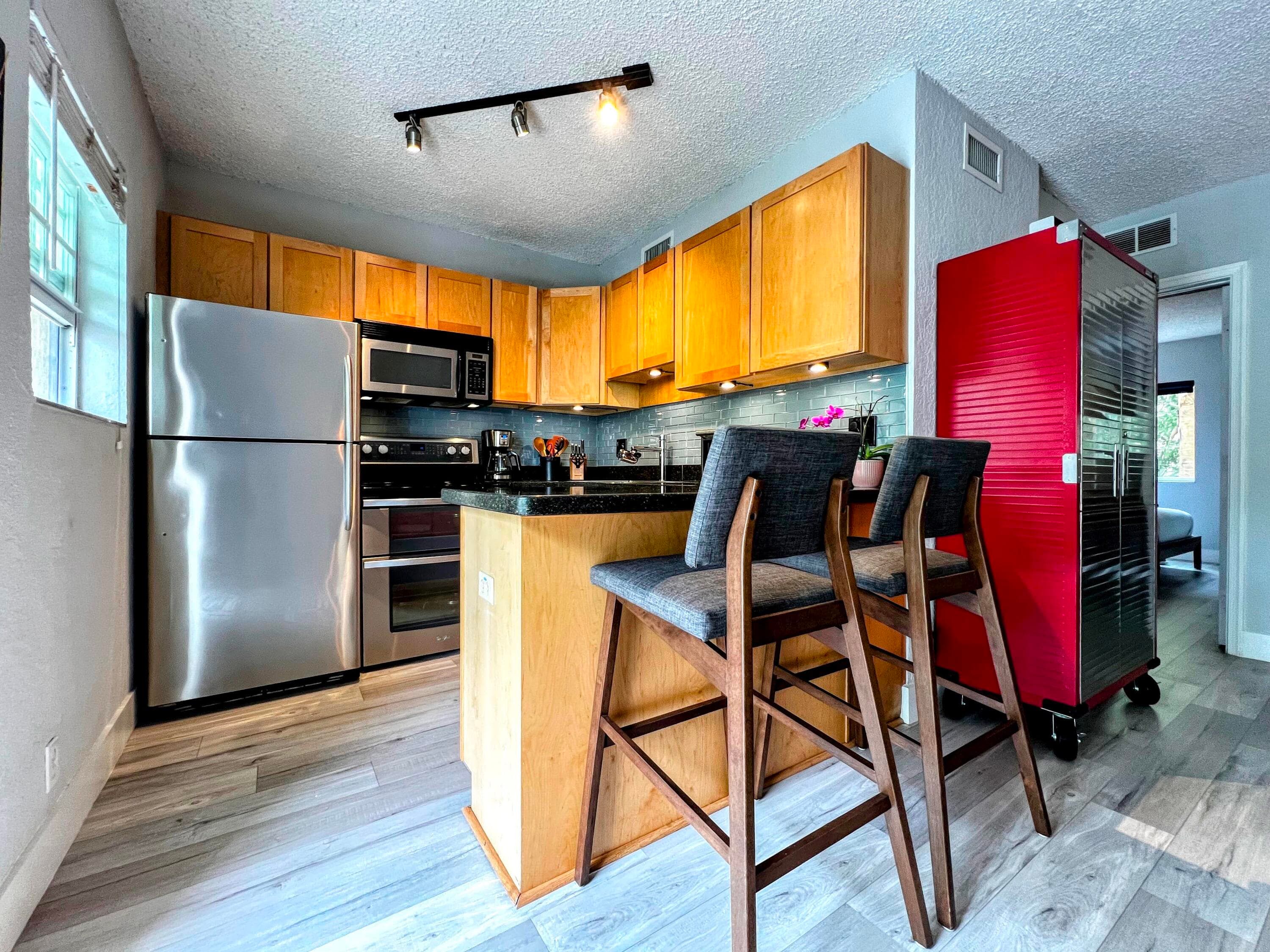 2660 NE 8th Avenue 308, Wilton Manors, FL 33334 — photo 4 of 28