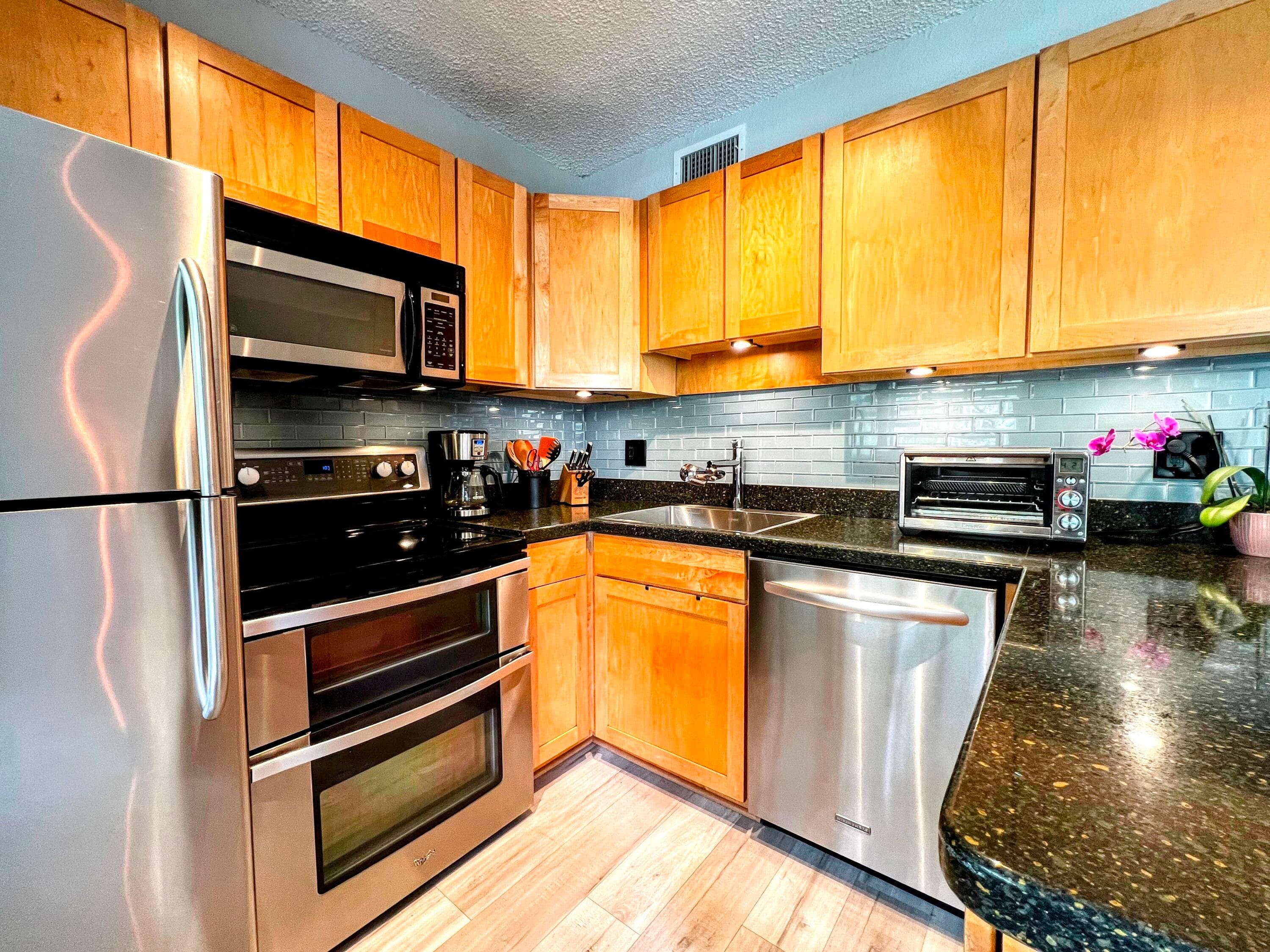2660 NE 8th Avenue 308, Wilton Manors, FL 33334 — photo 7 of 28