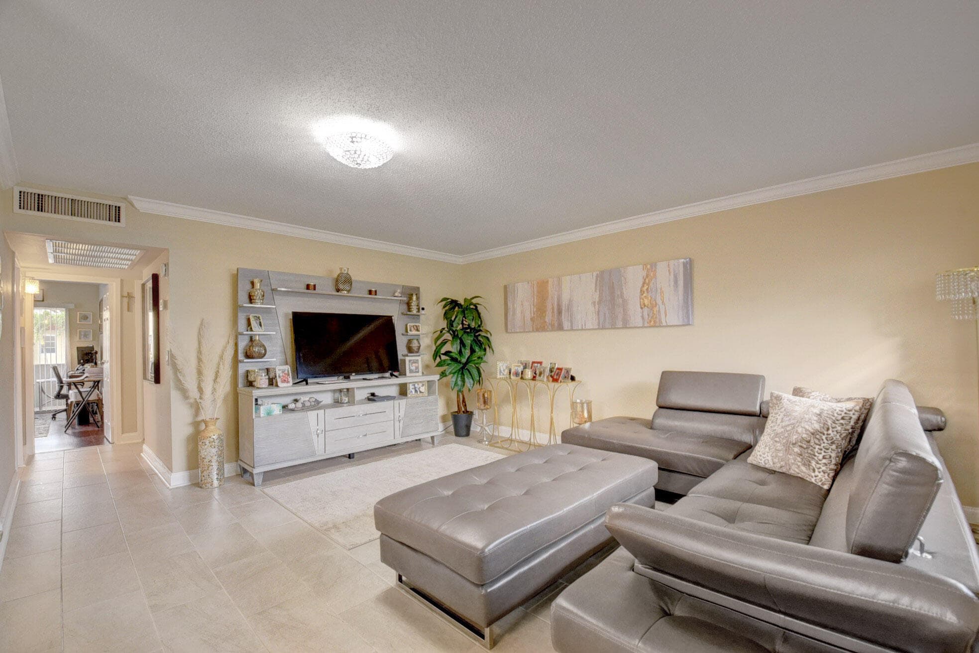 661 Flanders N 661, Delray Beach, FL 33484 — photo 3 of 24