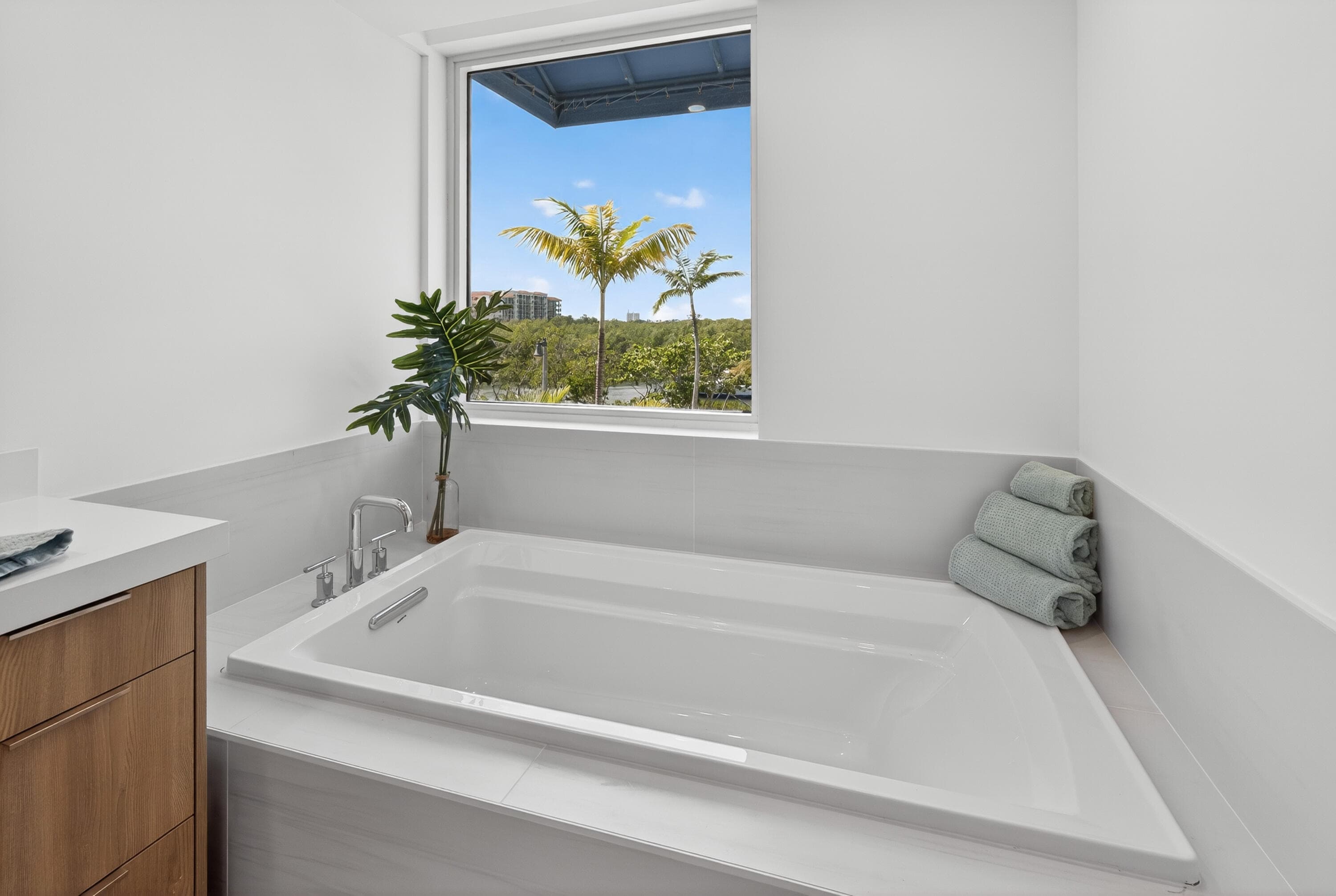 1 S Coastal Way 201, Jupiter, FL 33477 — photo 18 of 40