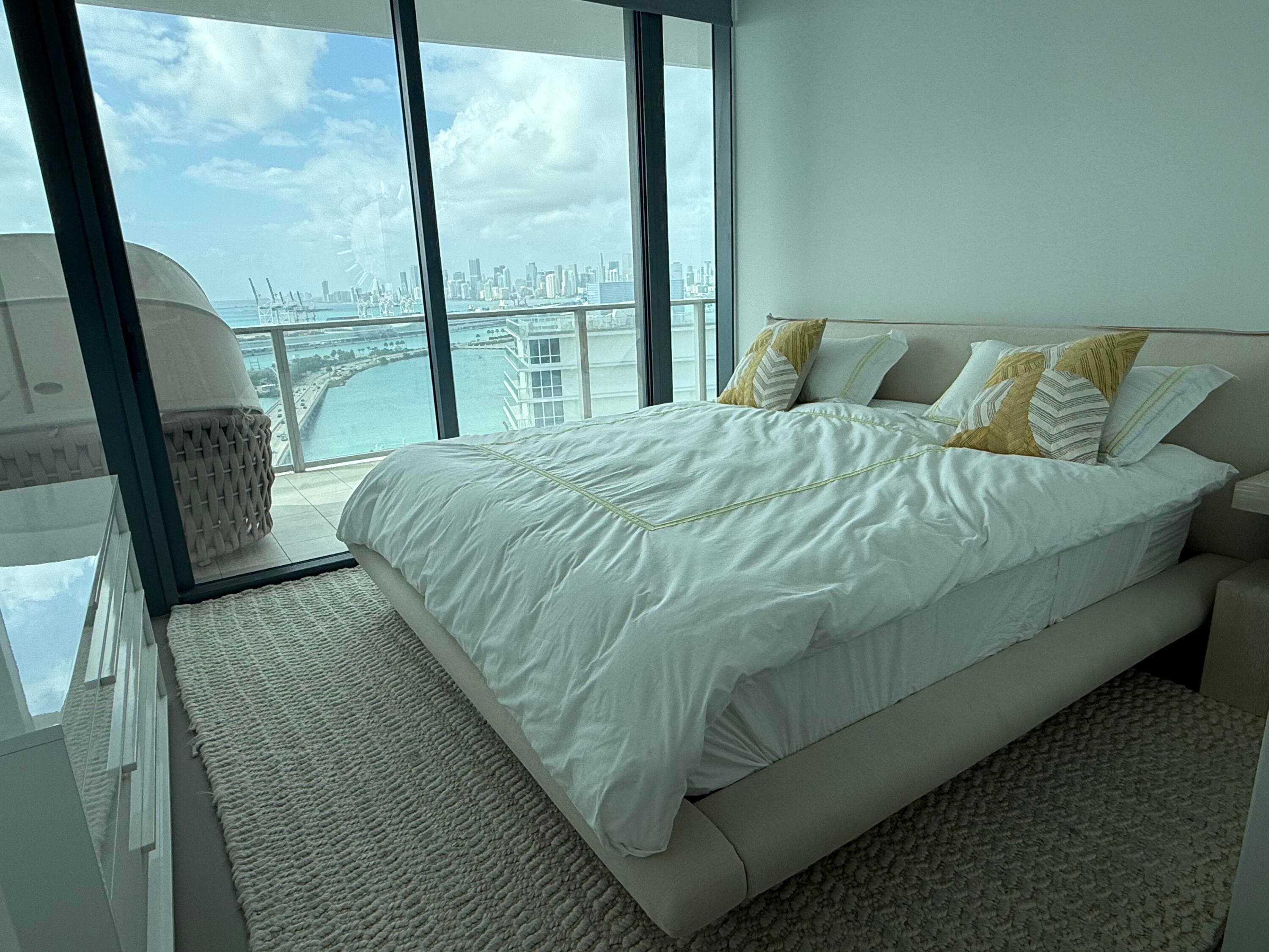 Condominium in Miami Beach — photo 33 of 41