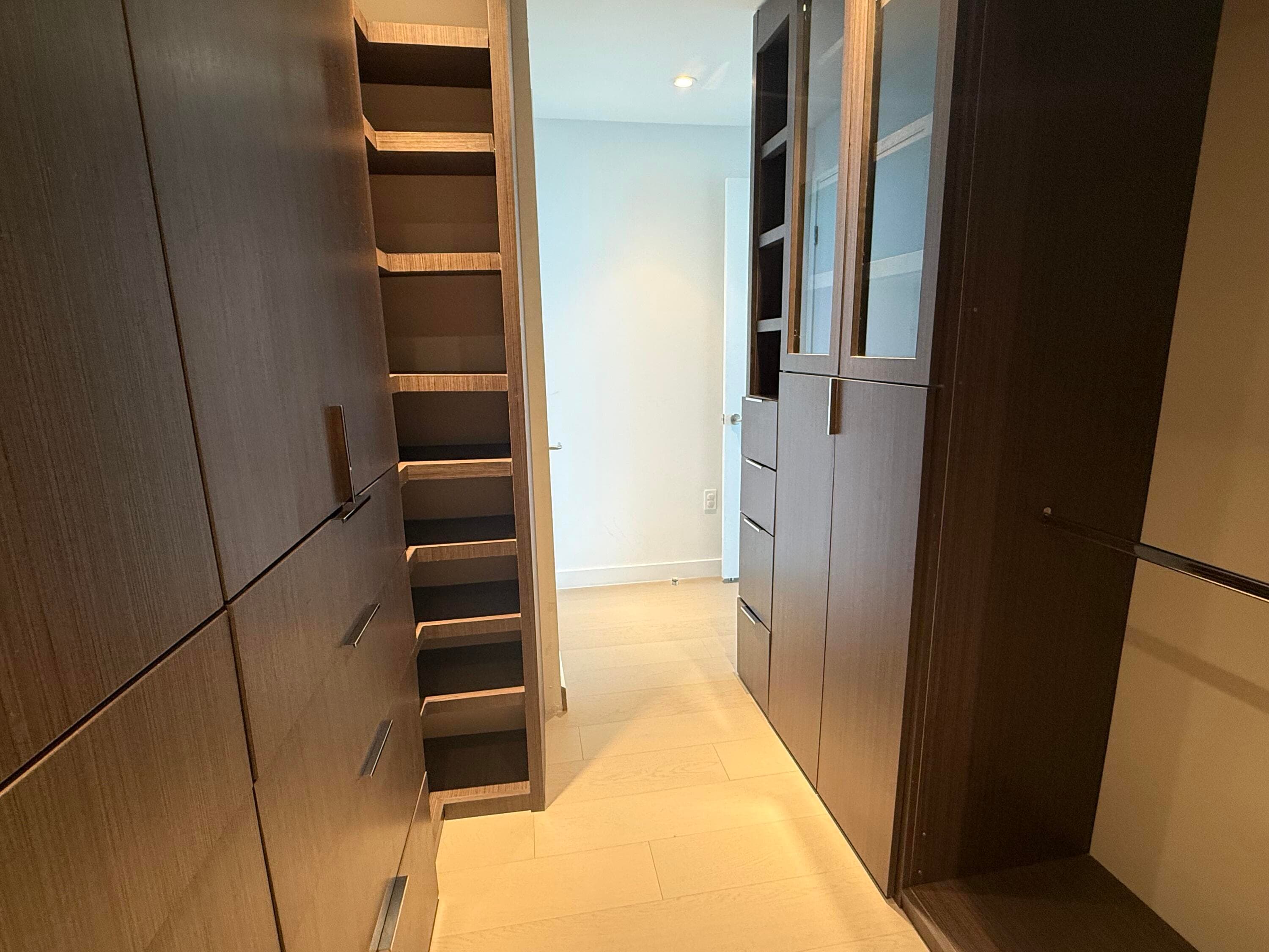 Condominium in Miami Beach — photo 37 of 41