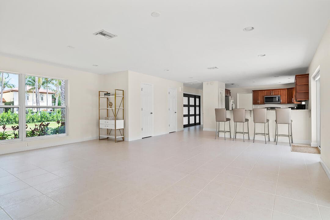 260 E Lakewood Road, West Palm Beach, FL 33405 — photo 11 of 48