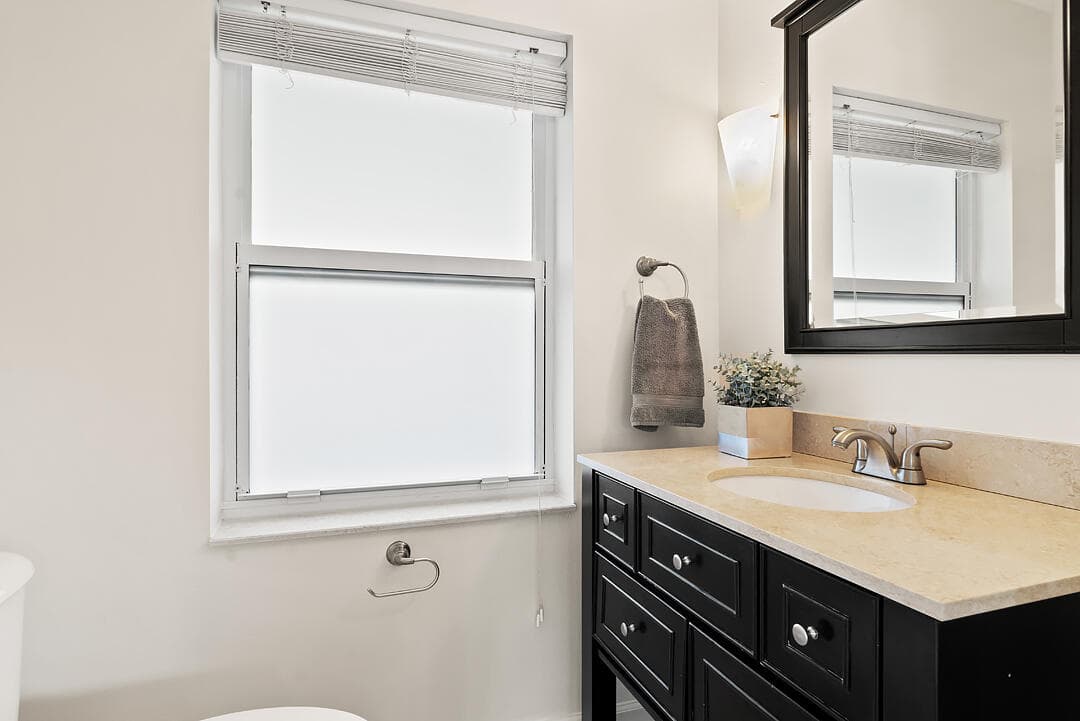 260 E Lakewood Road, West Palm Beach, FL 33405 — photo 17 of 48