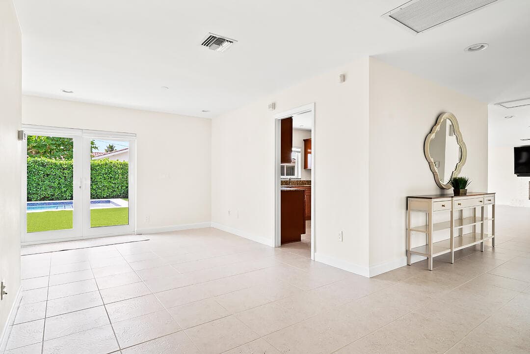 260 E Lakewood Road, West Palm Beach, FL 33405 — photo 20 of 48