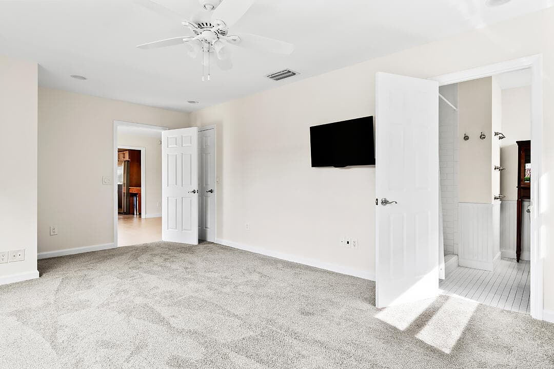 260 E Lakewood Road, West Palm Beach, FL 33405 — photo 23 of 48