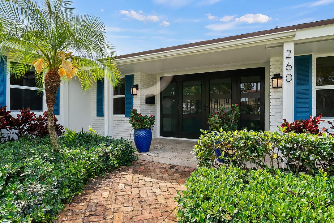 260 E Lakewood Road, West Palm Beach, FL 33405 — photo 3 of 48