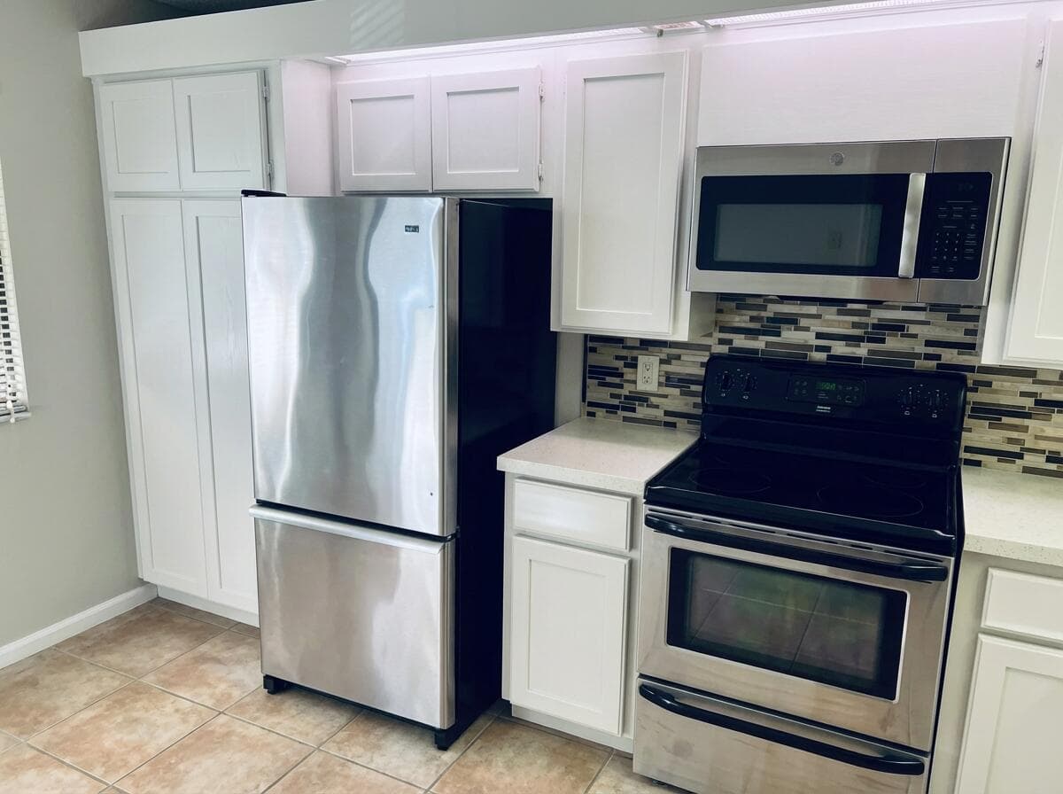 2441 Village Boulevard 102, West Palm Beach, FL 33409 — photo 3 of 13