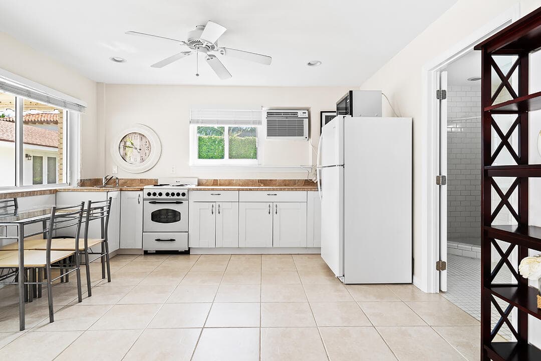 260 E Lakewood Road, West Palm Beach, FL 33405 — photo 40 of 48