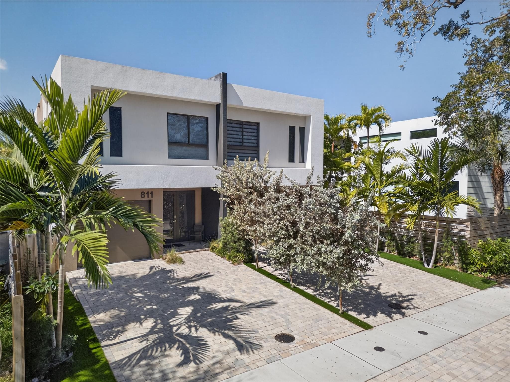 811 SW 10th Terrace, Fort Lauderdale, FL 33315 — photo 1 of 41